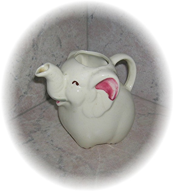 Cream & Cranberry Porcelain/Pottery Creamer