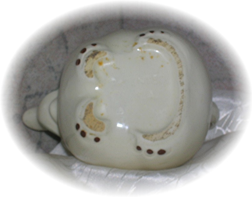 Cream & Cranberry Porcelain/Pottery Creamer