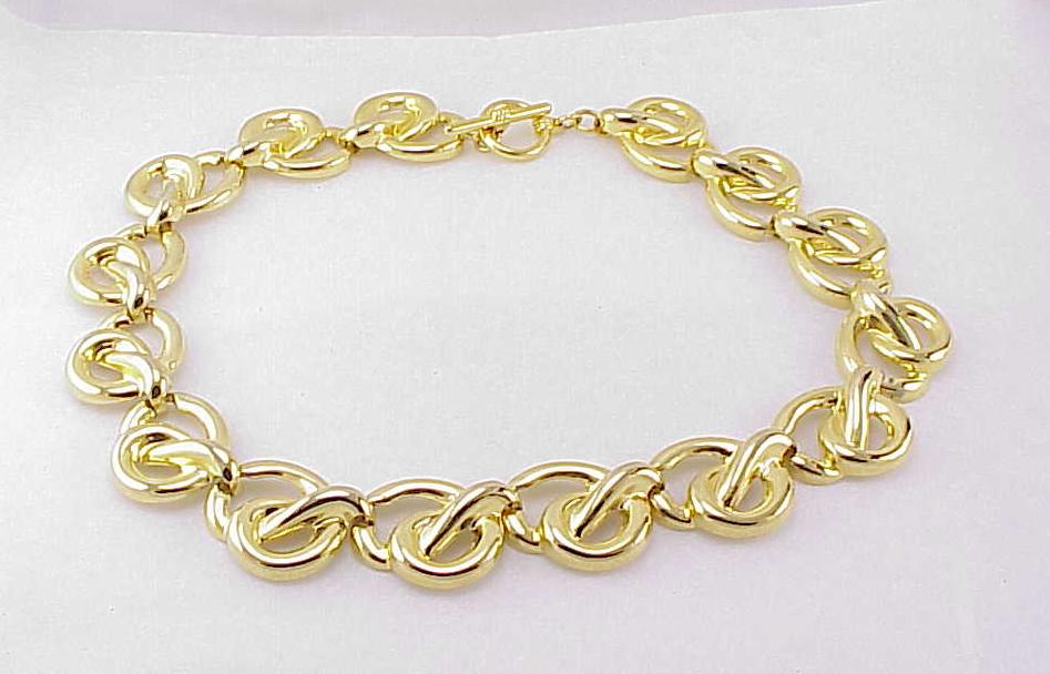 Chunky Gold Tone Choker Necklace With Toggle Clasp