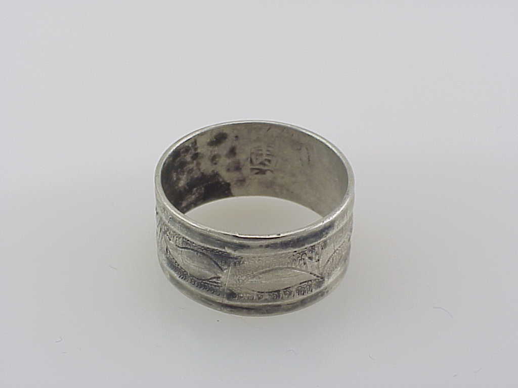 Vintage Chinese Silver Ring With Etched Design Signed With Characters