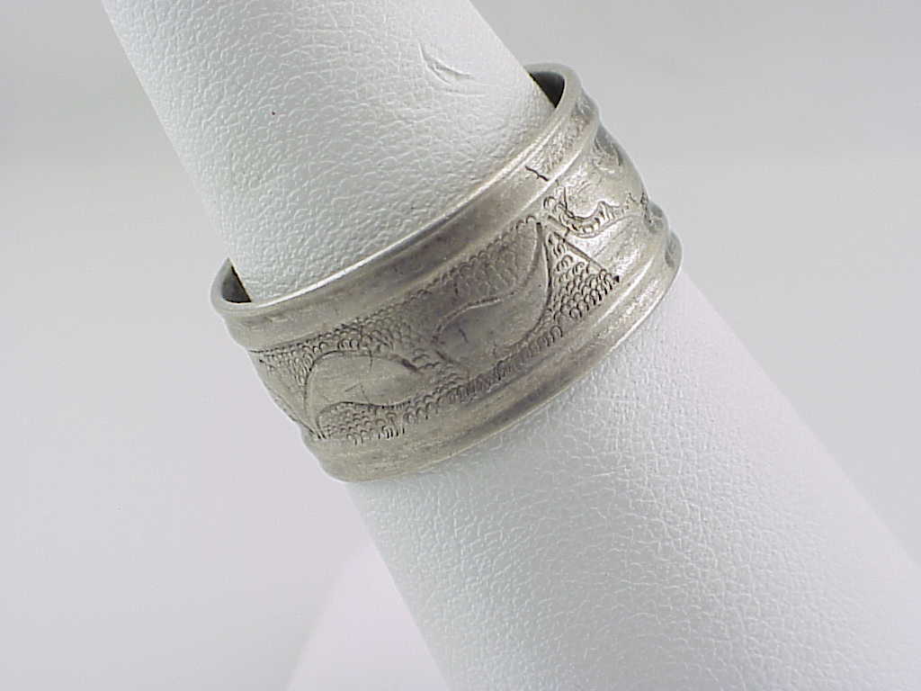 Vintage Chinese Silver Ring With Etched Design Signed With Characters