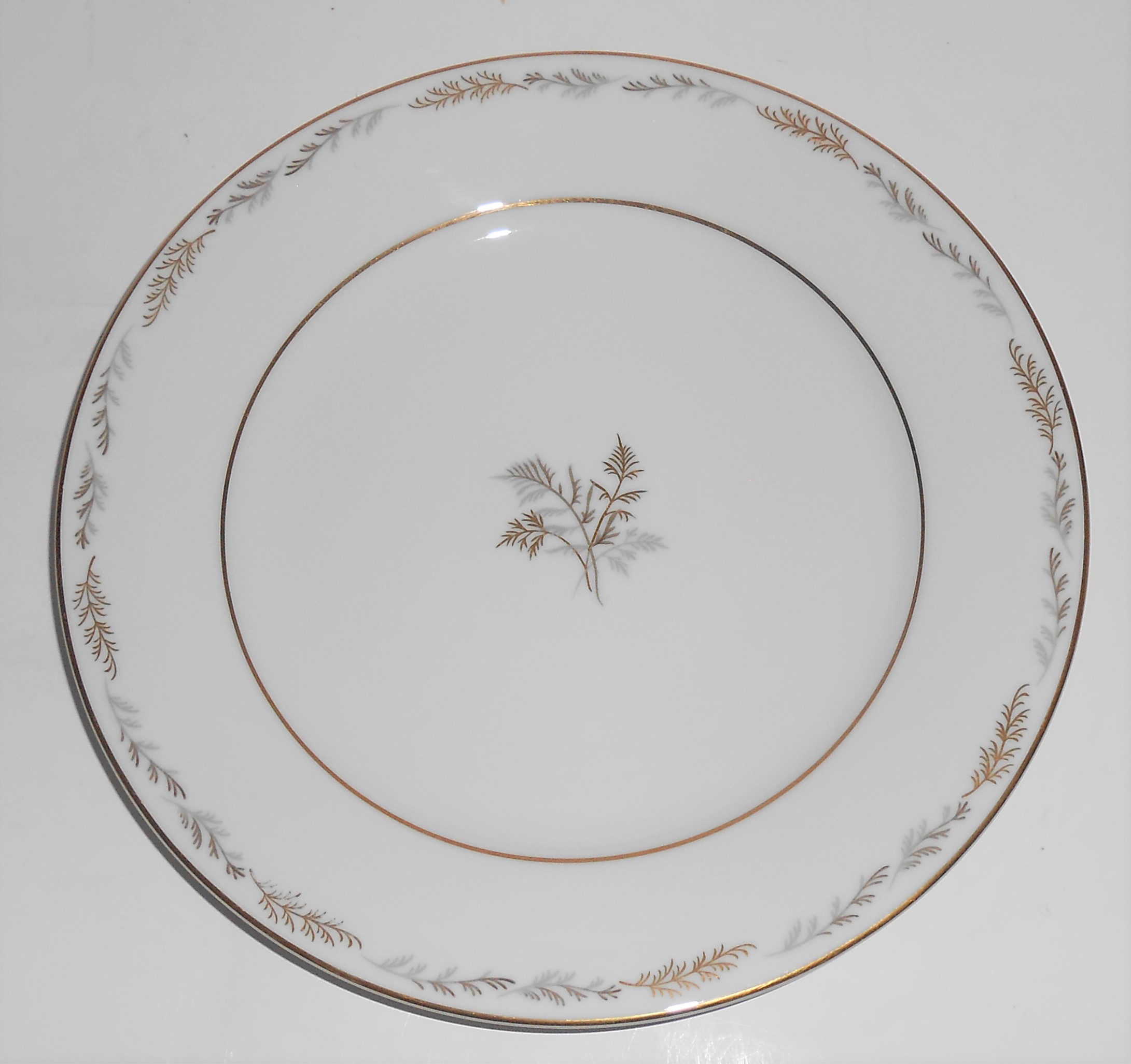 Noritake Fine China Porcelain Ferncliff Floral w/Gold S
