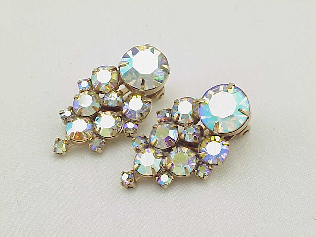 Vintage Aurora Borealis Rhinestone Clip Earrings