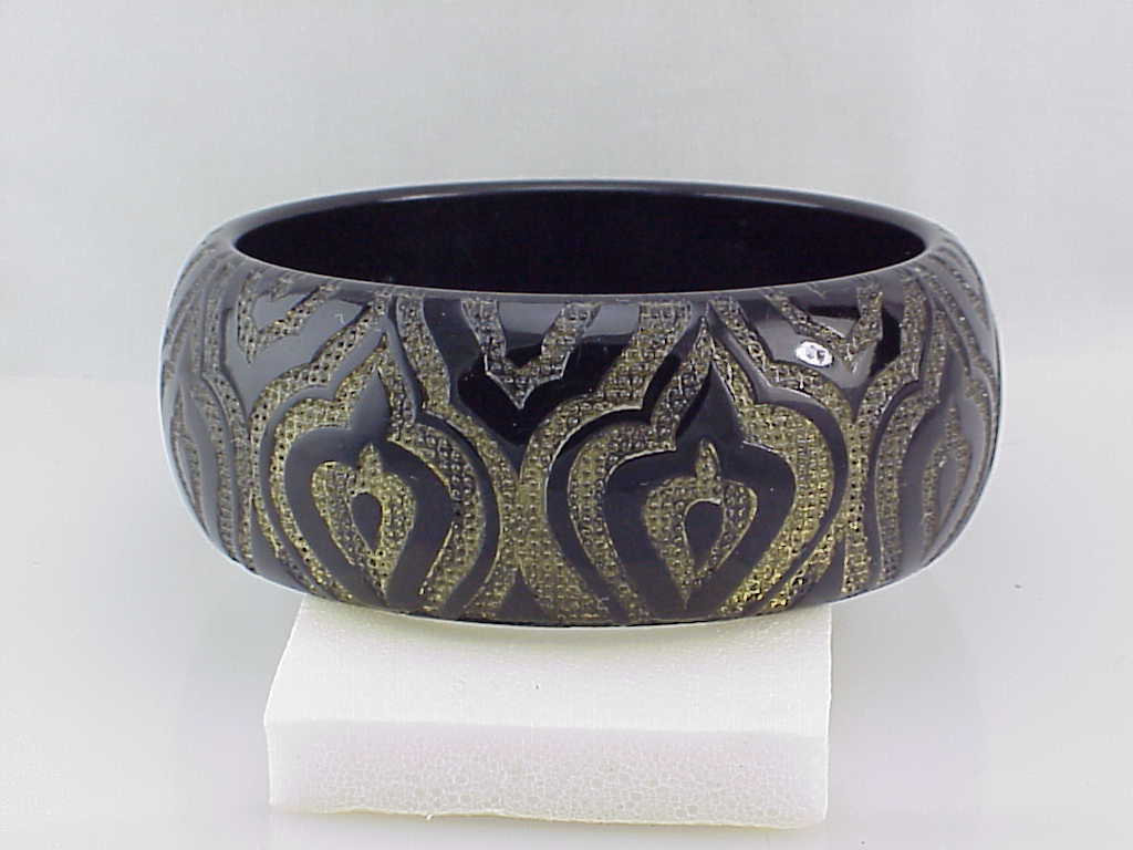 Pono Designer Wide Black And Gold Carved Pagoda Resin Bangle Bracelet