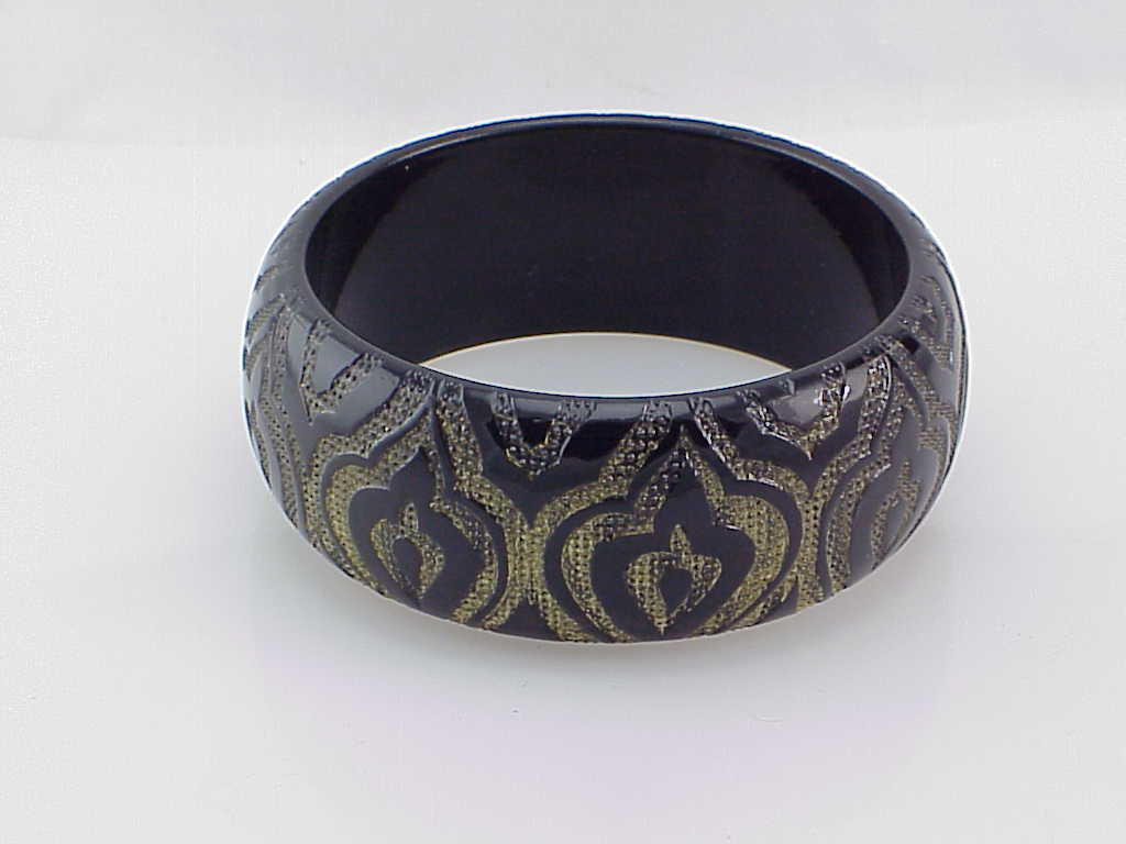 Pono Designer Wide Black And Gold Carved Pagoda Resin Bangle Bracelet