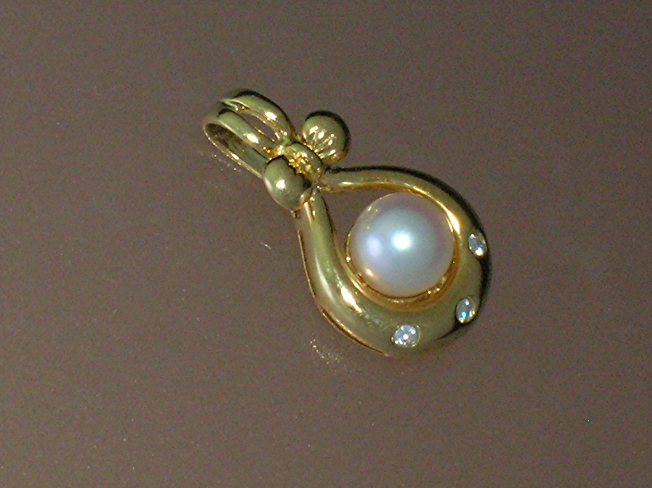 14K Gold Diamond 6mm Cultured Pearl Pendant