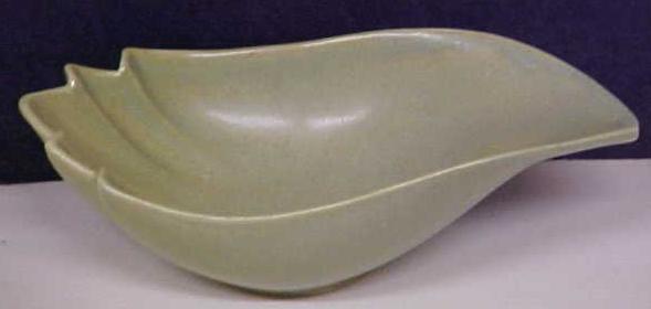 Roseville Gravy Bowl No. 529-9 Green