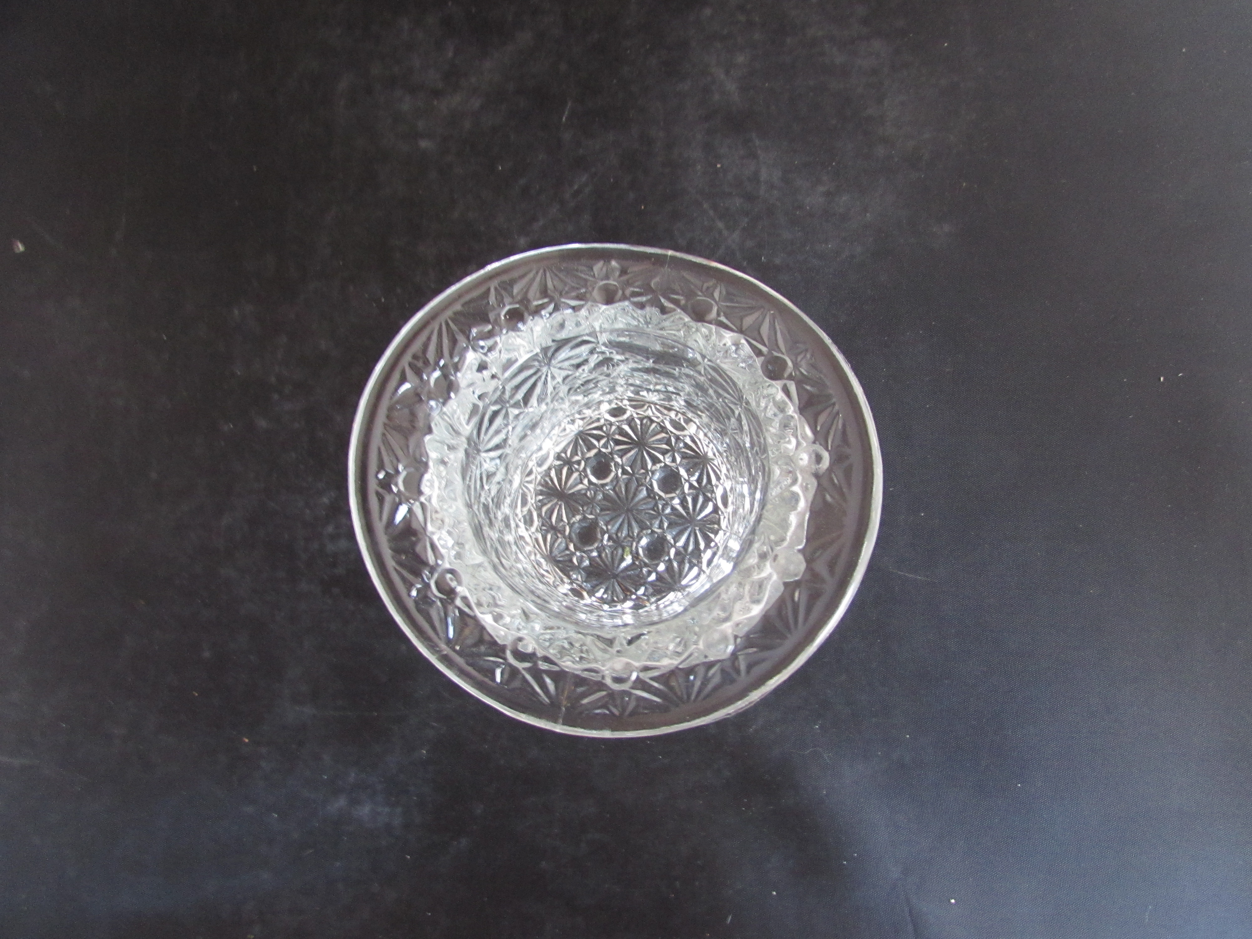 Fenton Daisy and Button Glass Top Hat