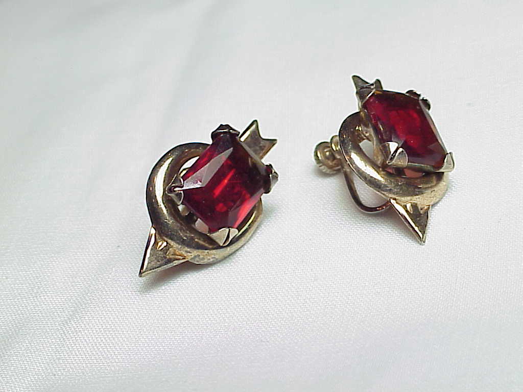 Vintage Sterling Silver Red Rhinestone Arrow Screw Back Earrings