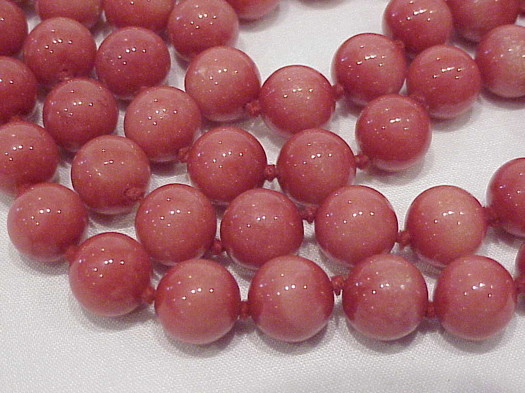 Red Quartz, Coral Or Jade Bead Necklace