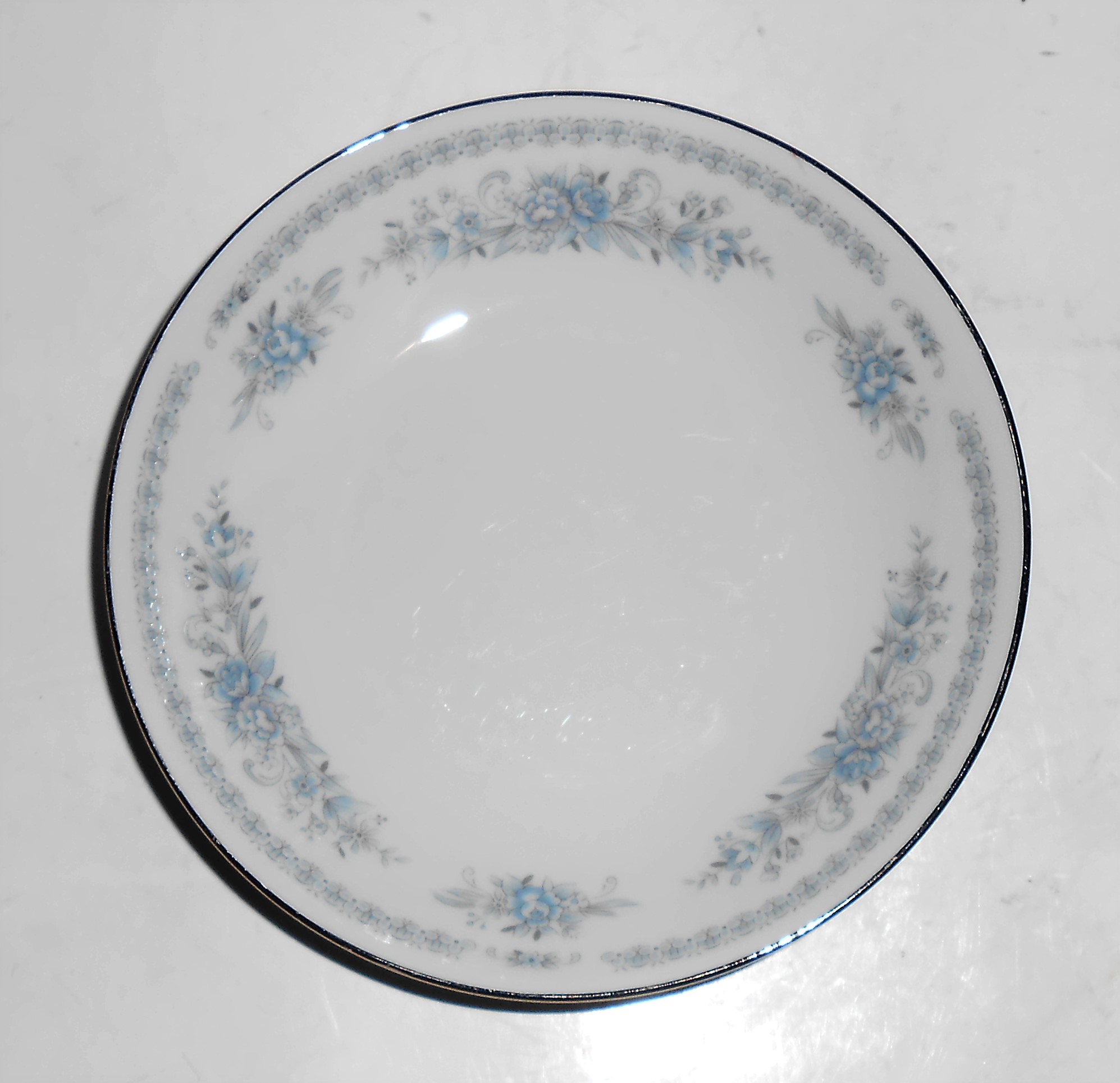 Fine China Porcelain of Japan Christine Fruit Bowl
