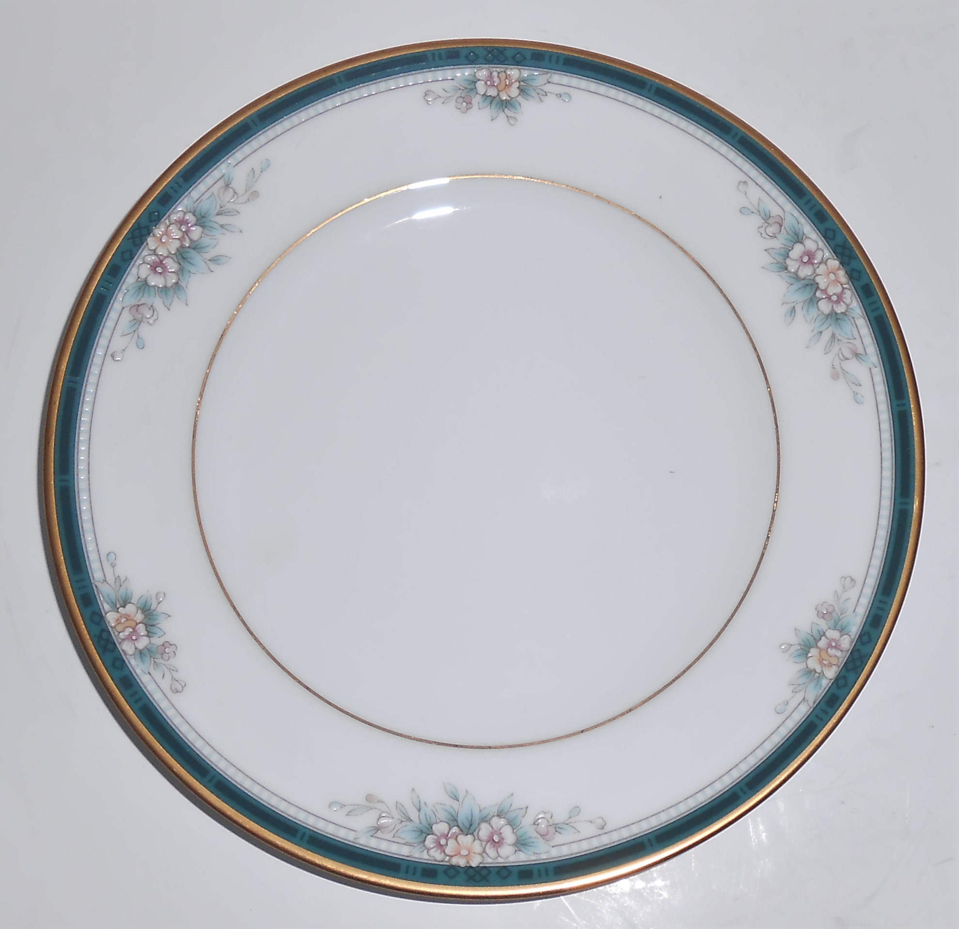 Noritake Porcelain China 4111 Landon w/Gold Bread Plate