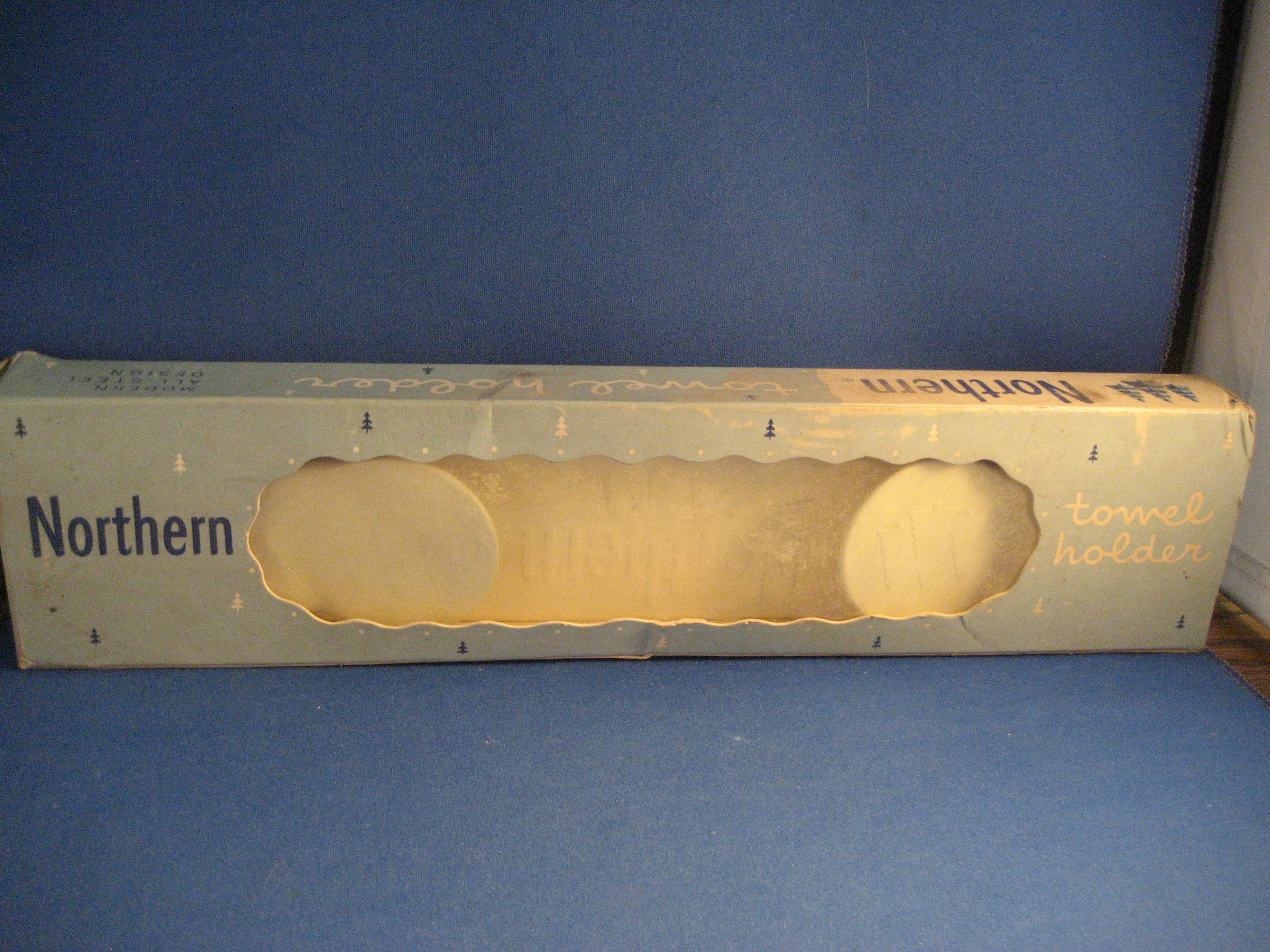 Metal Northern Towel Holder