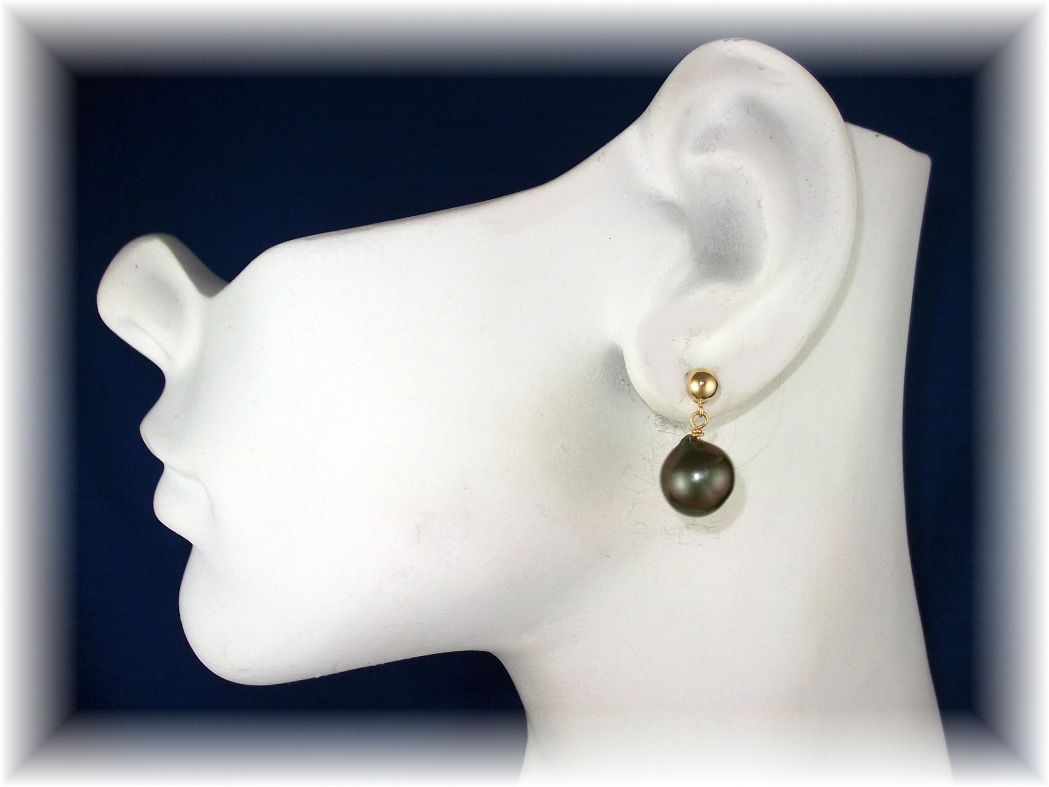 Earrings 14K Yellow Gold Tahitian Pearl Earrings Pierce