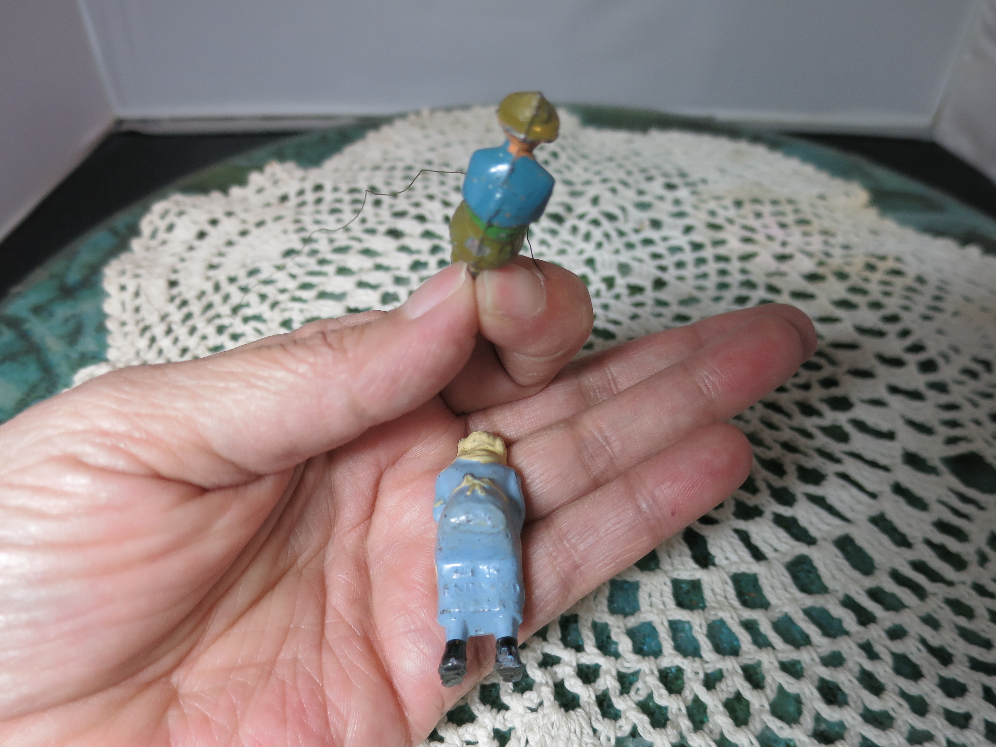 Cast Lead Metal sit toy France Gent peg sitter Lady sitter
