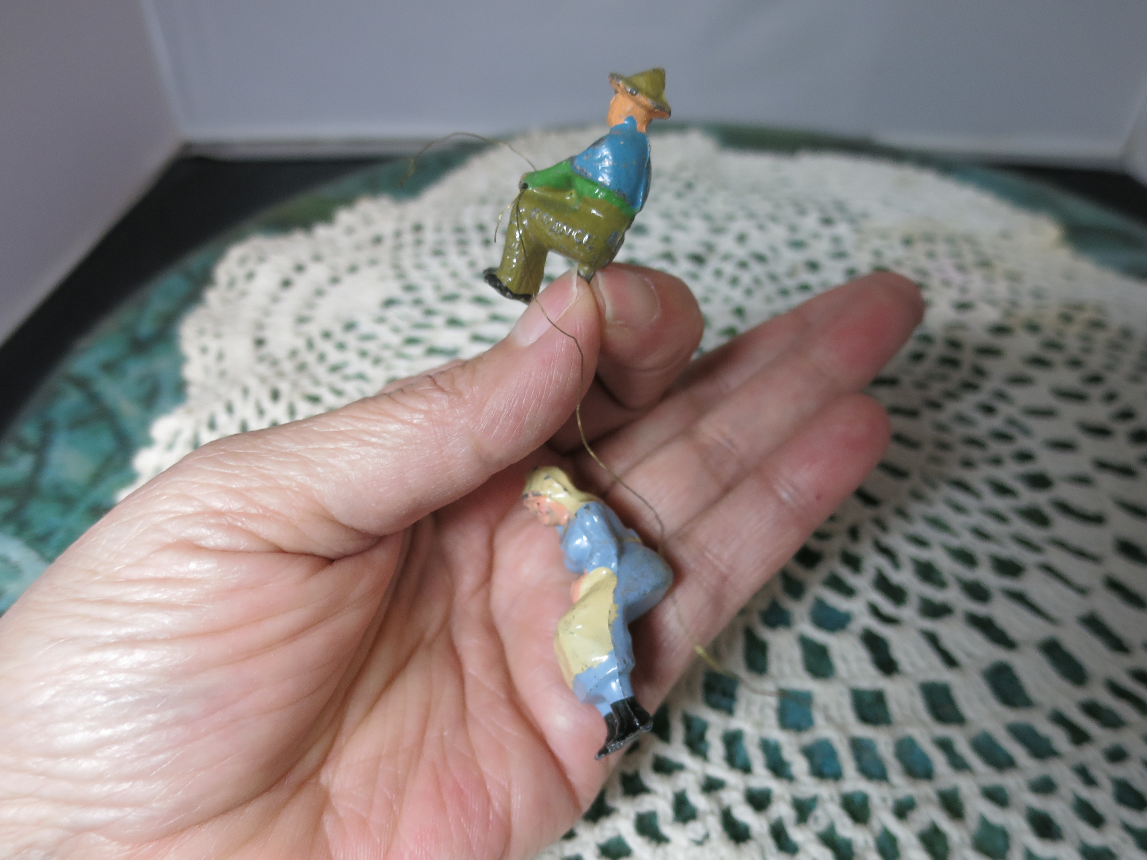 Cast Lead Metal sit toy France Gent peg sitter Lady sitter