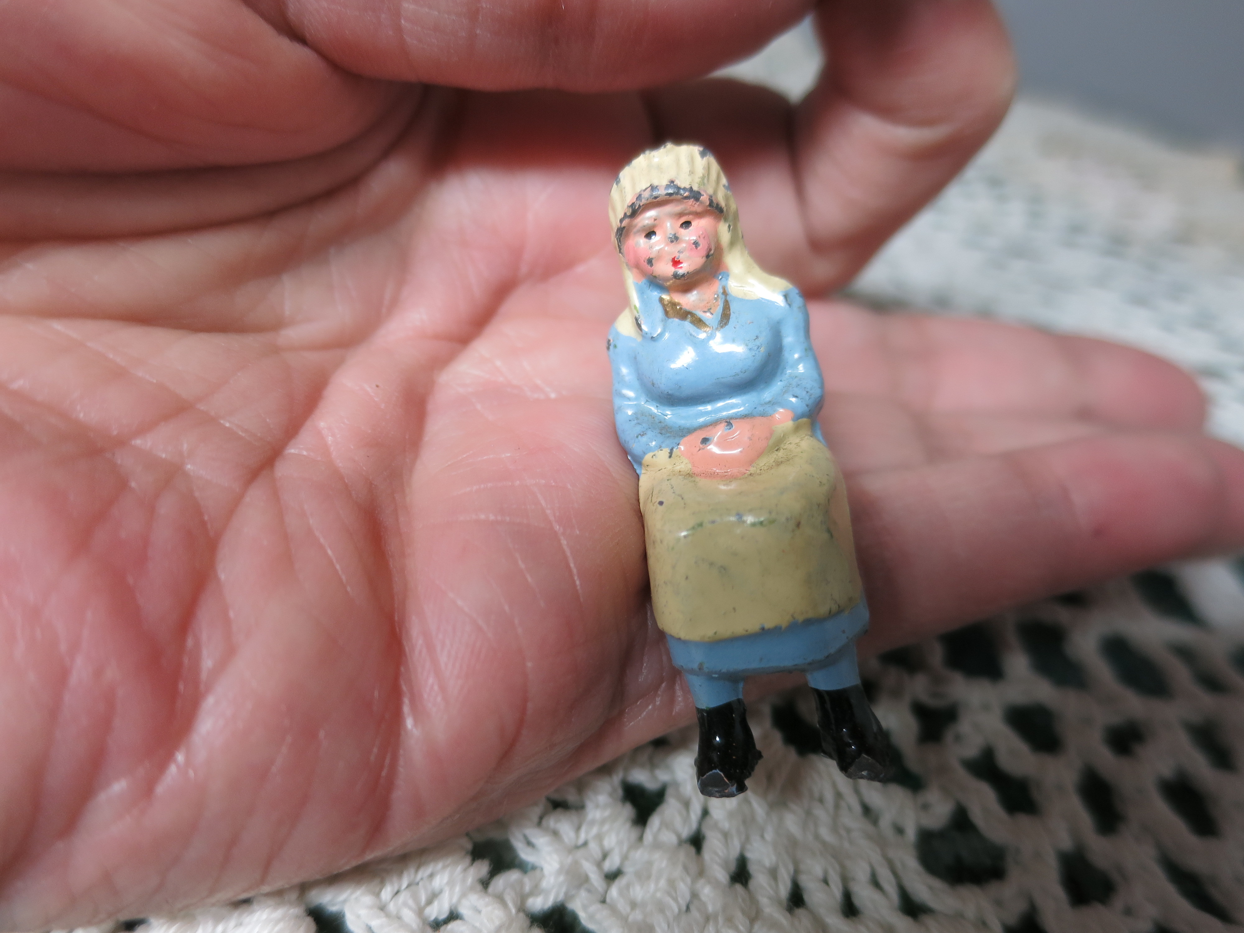 Cast Lead Metal sit toy France Gent peg sitter Lady sitter