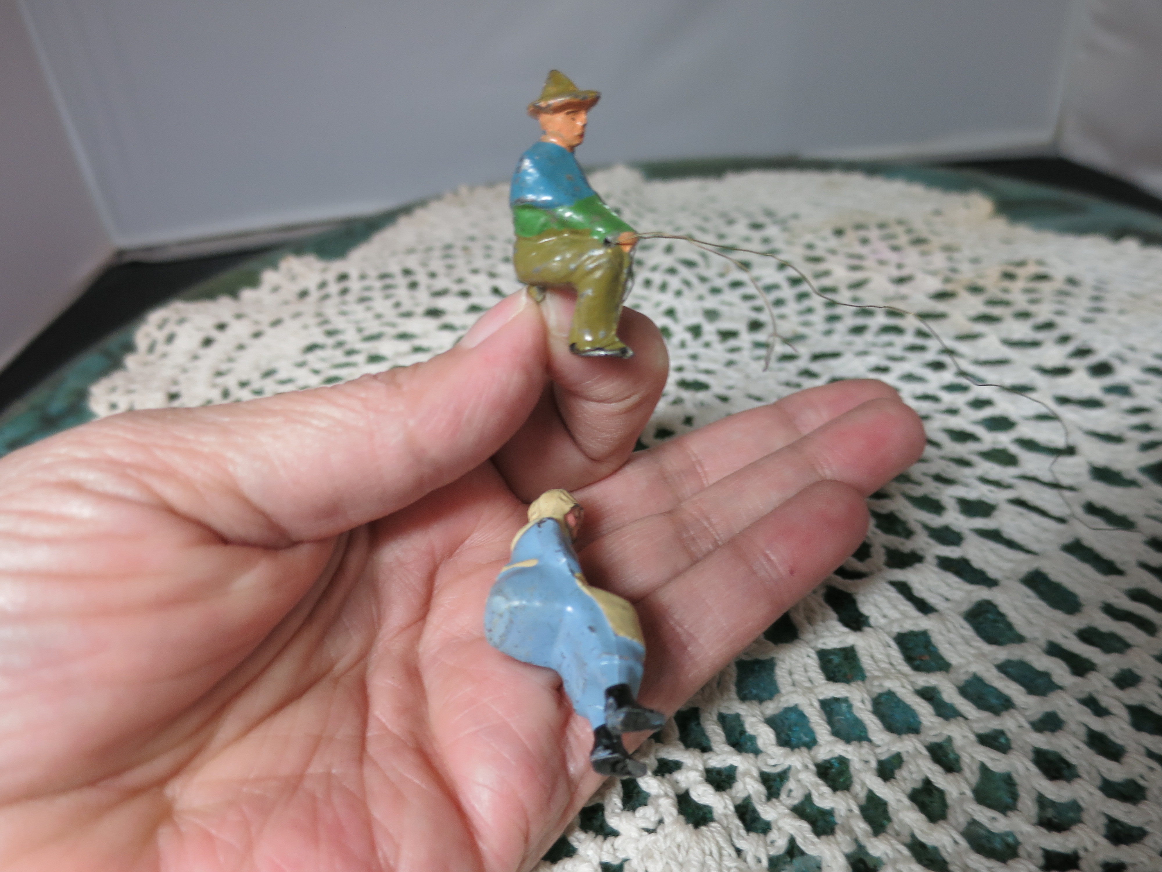 Cast Lead Metal sit toy France Gent peg sitter Lady sitter