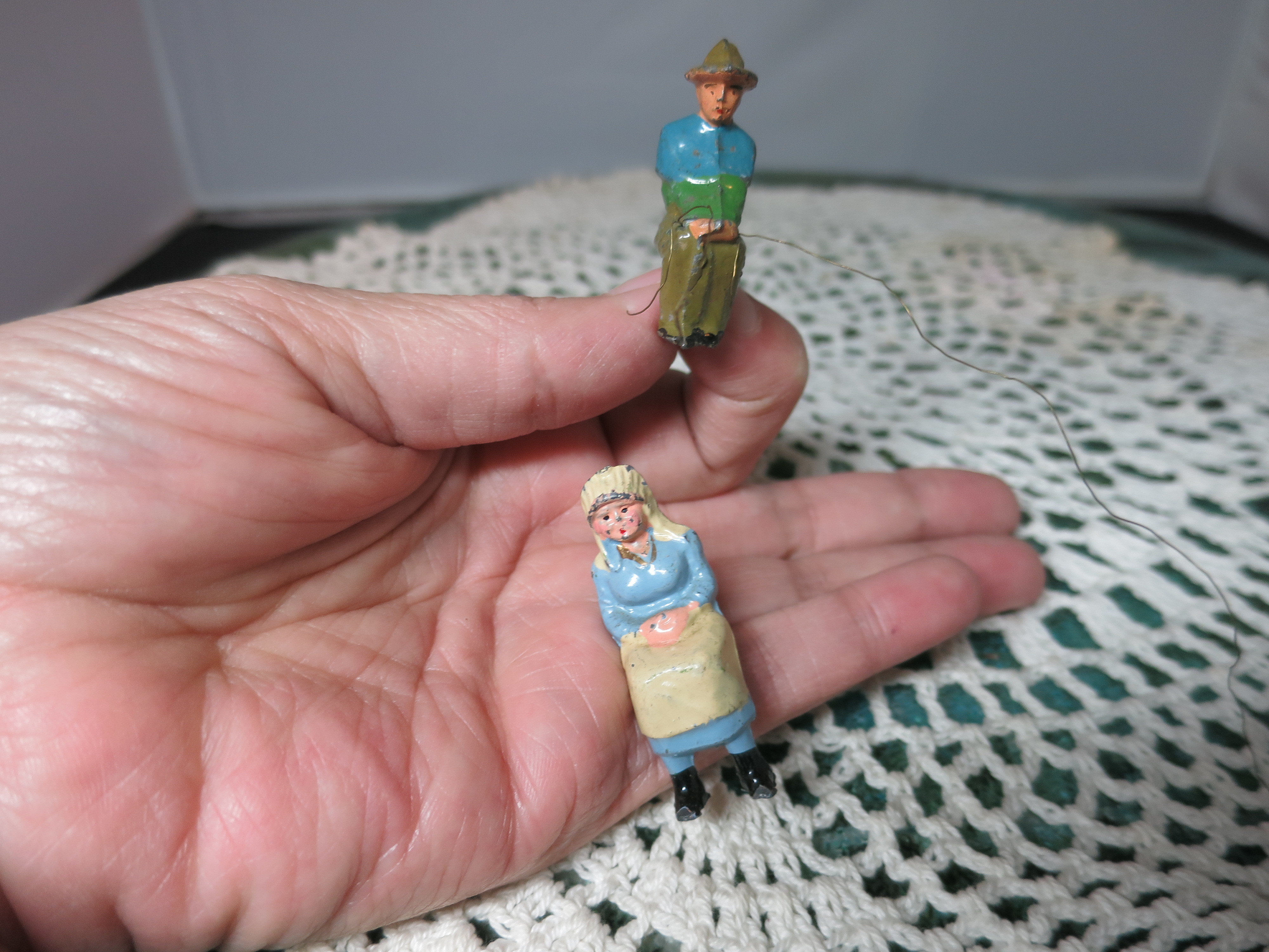 Cast Lead Metal sit toy France Gent peg sitter Lady sitter