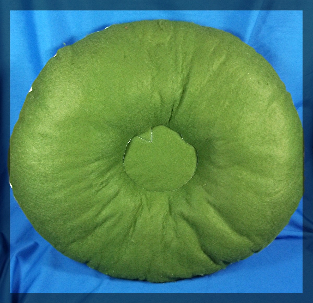 Christmas Wool Ebroidered Round Wreath  Pillow
