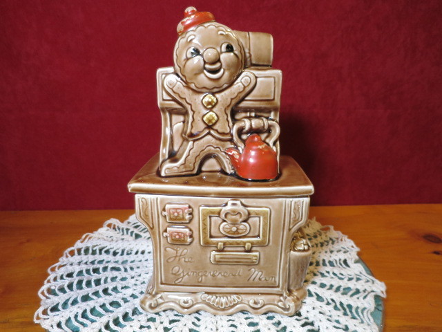 Vintage The Gingerbread Man on Stove Cookie Jar Japan