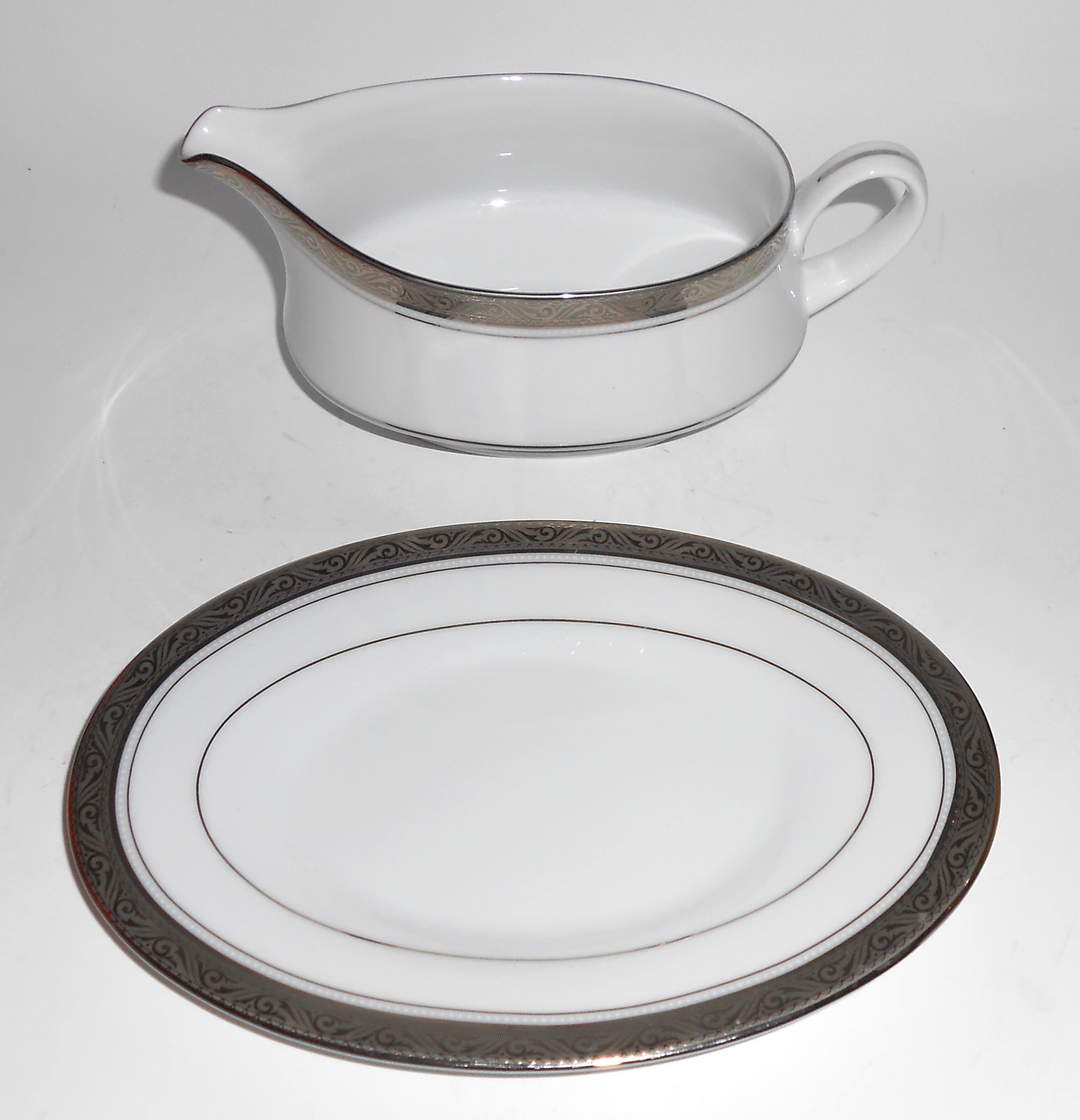 Noritake Fine China 4291 Porcelain Majestic Platinum Gr