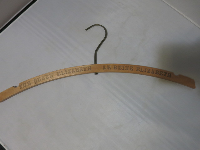 The Queen Elizabeth Le Reine Elizabeth Wooden Coat Hanger