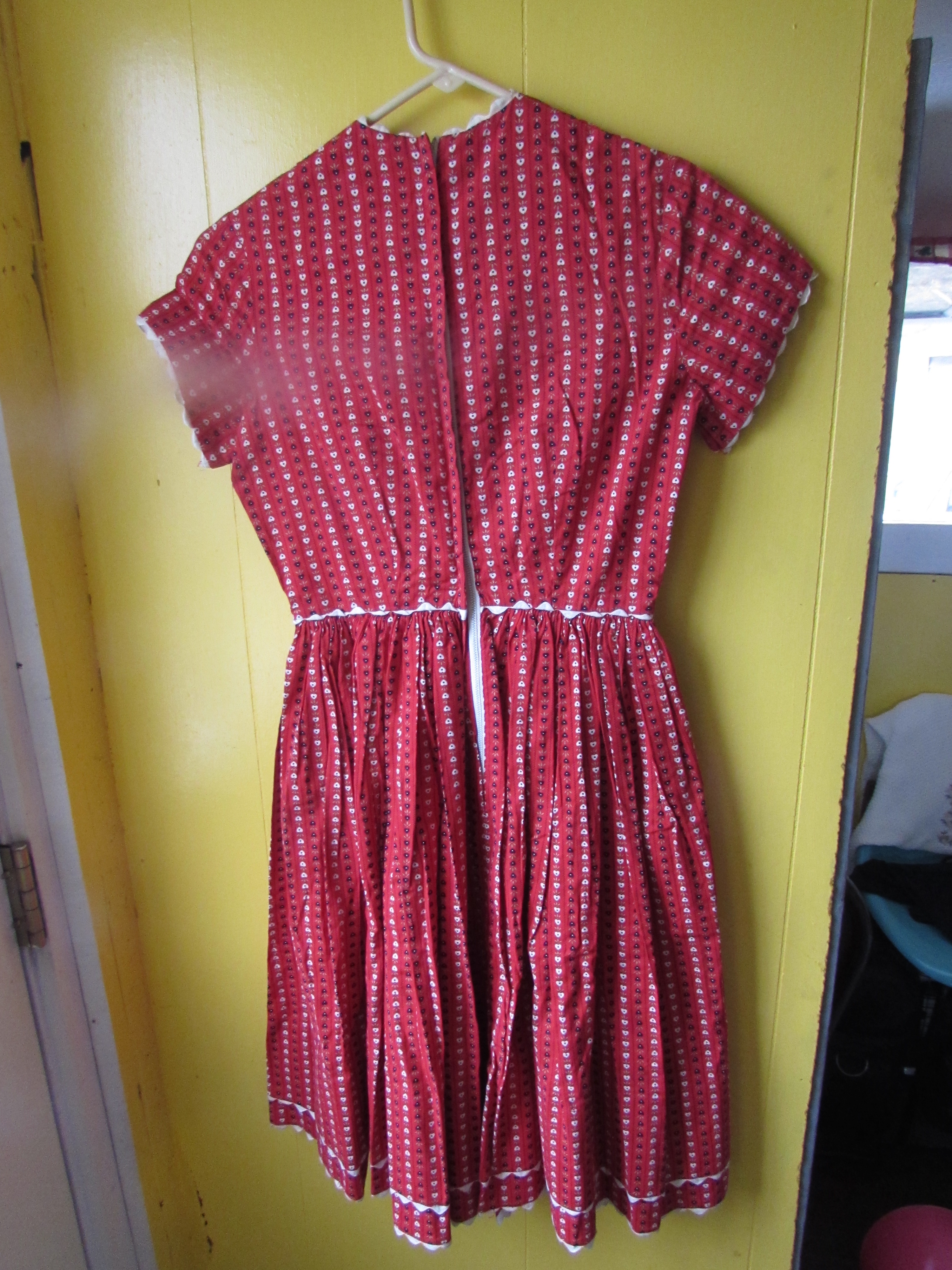 Vintage Girls Dress Age 9 to pre teen Red with Hearts