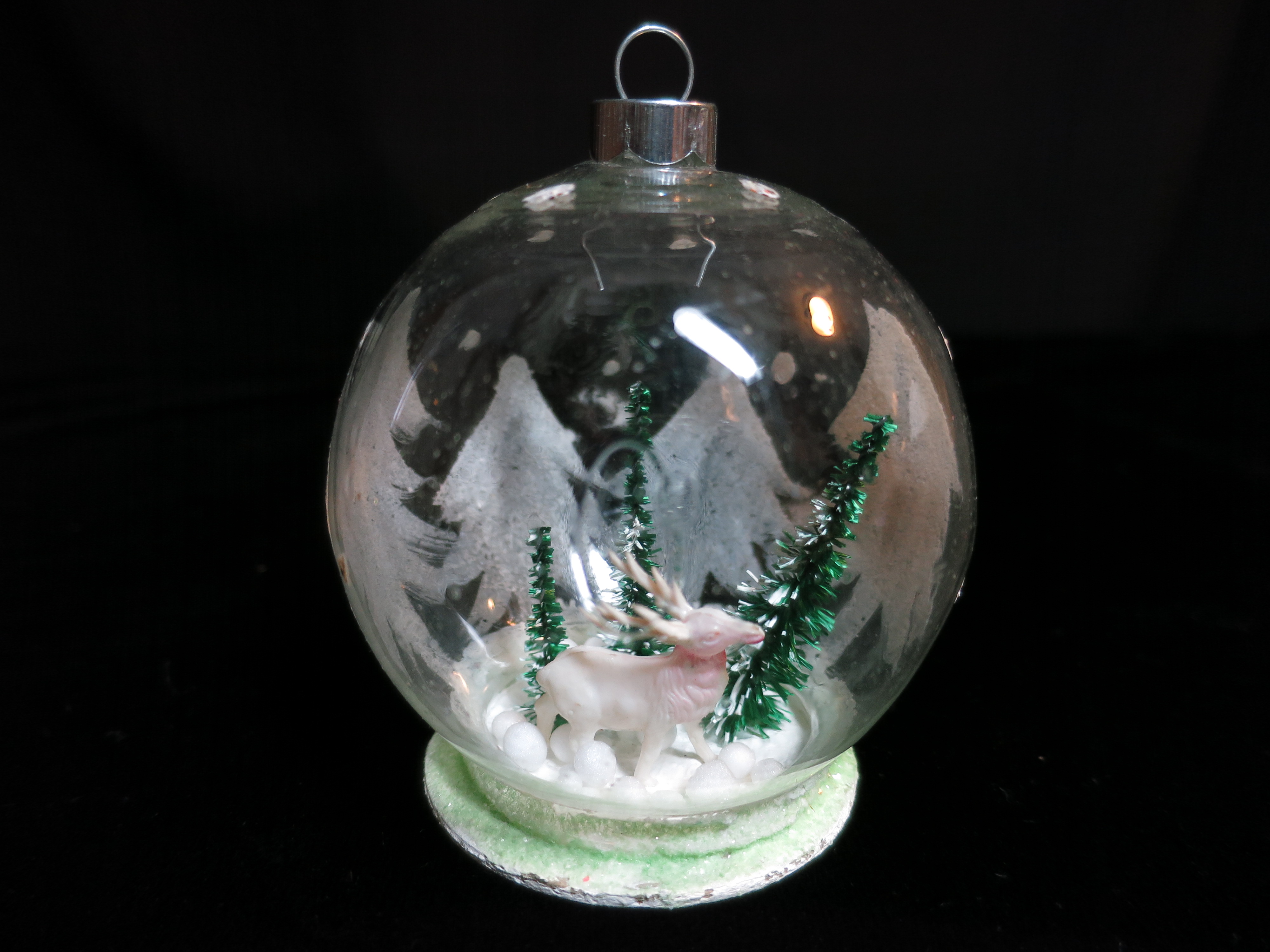 Show Globe Christmas Bulb Deer Bottle Brush Tree pt.