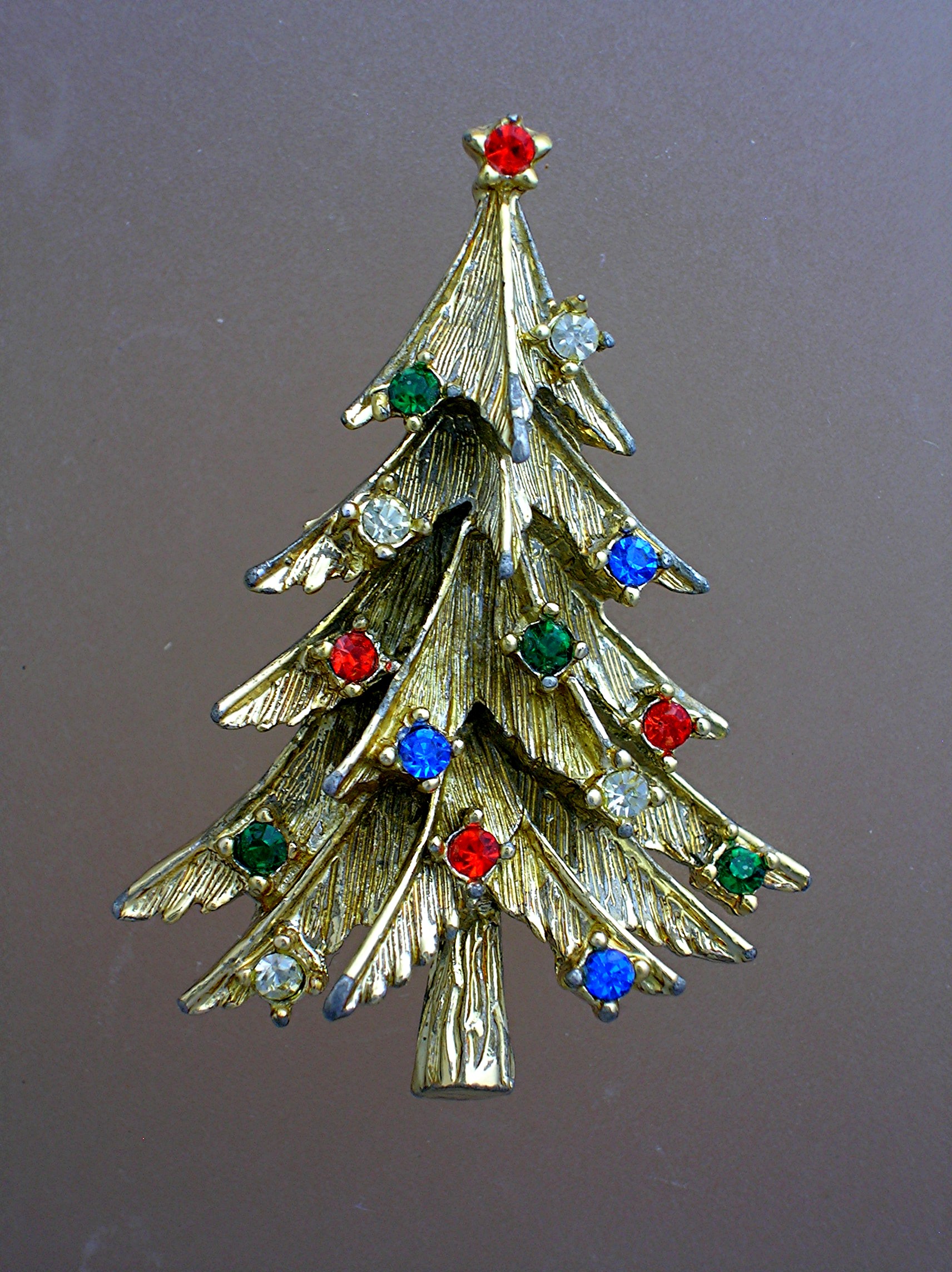 Christmas Tree Goldtone Red Blue Green Crystal Brooch