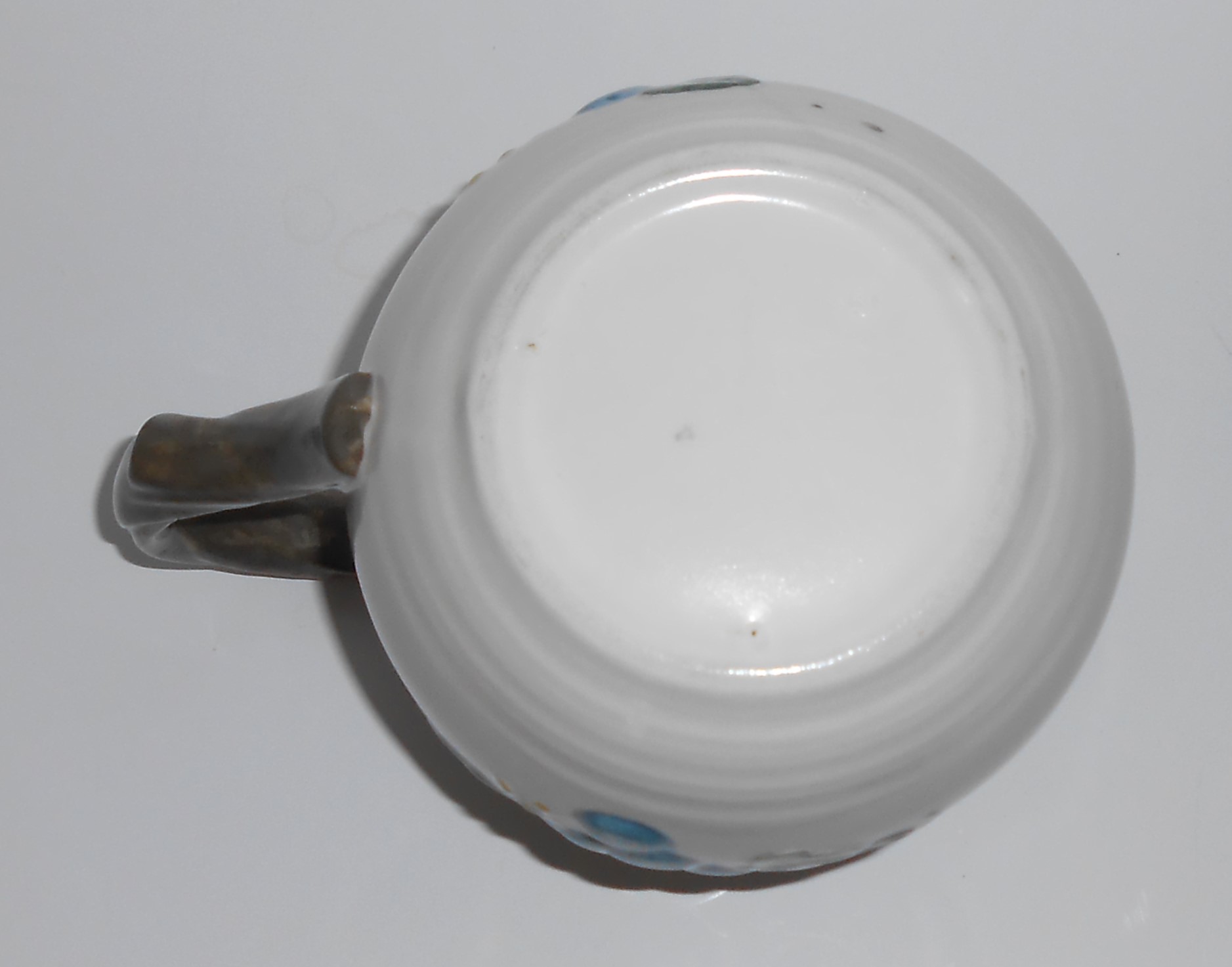 Metlox Pottery Poppy Trail Sculptured Grape 32 Oz Pitch