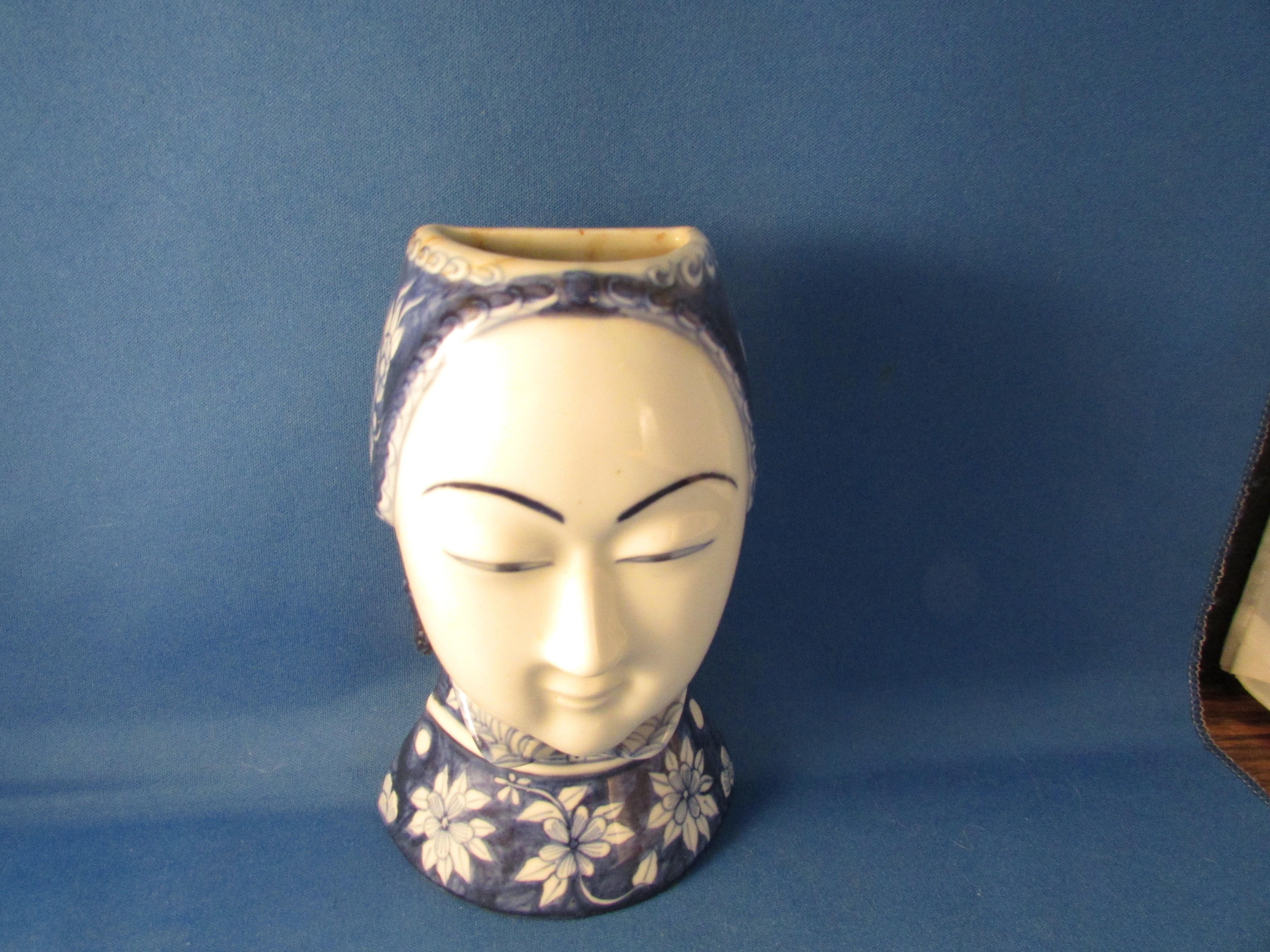 Oriental Lady Wall Pocket