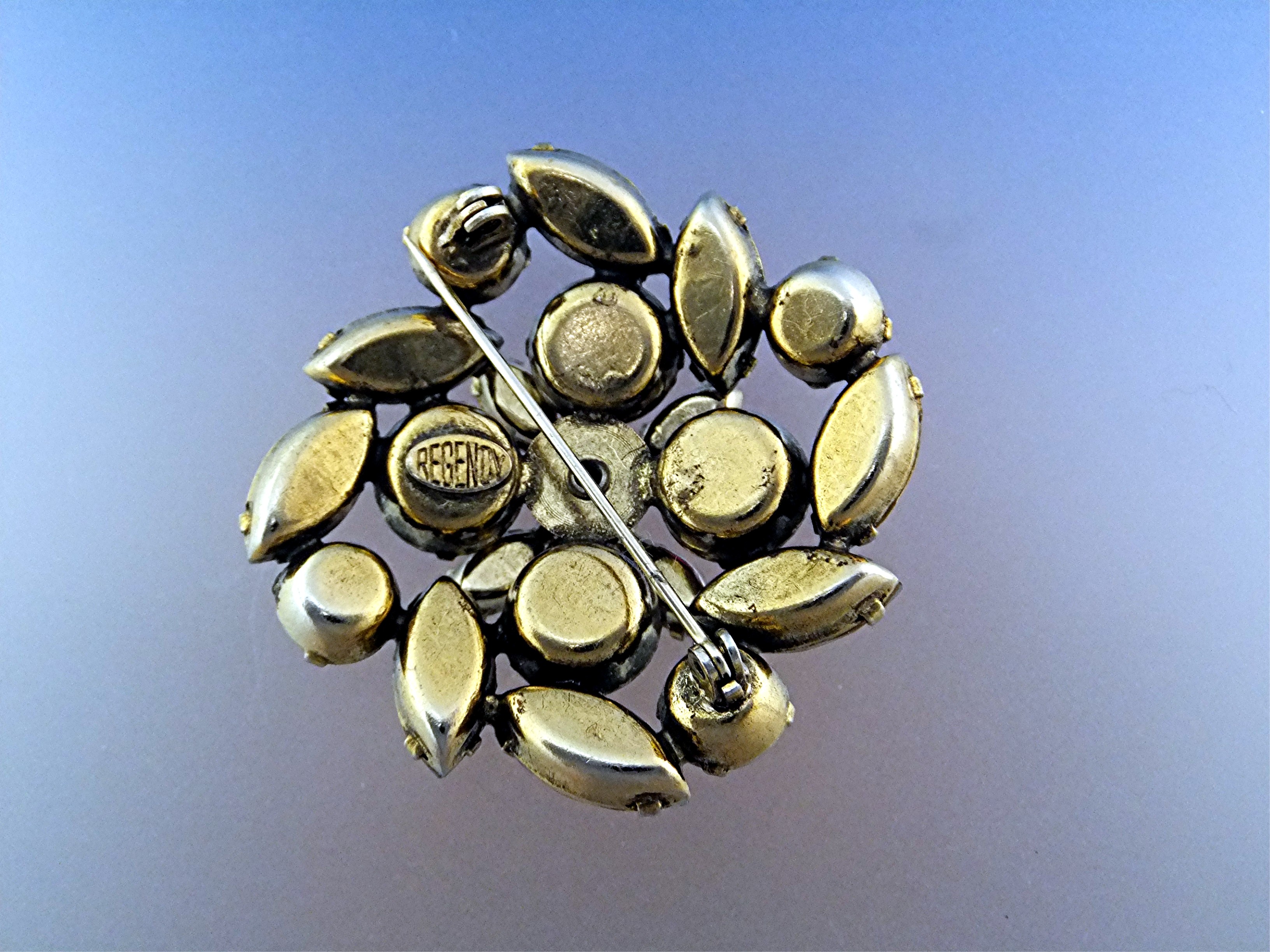 Brooch Cranbery Gold Borealis REGENCY