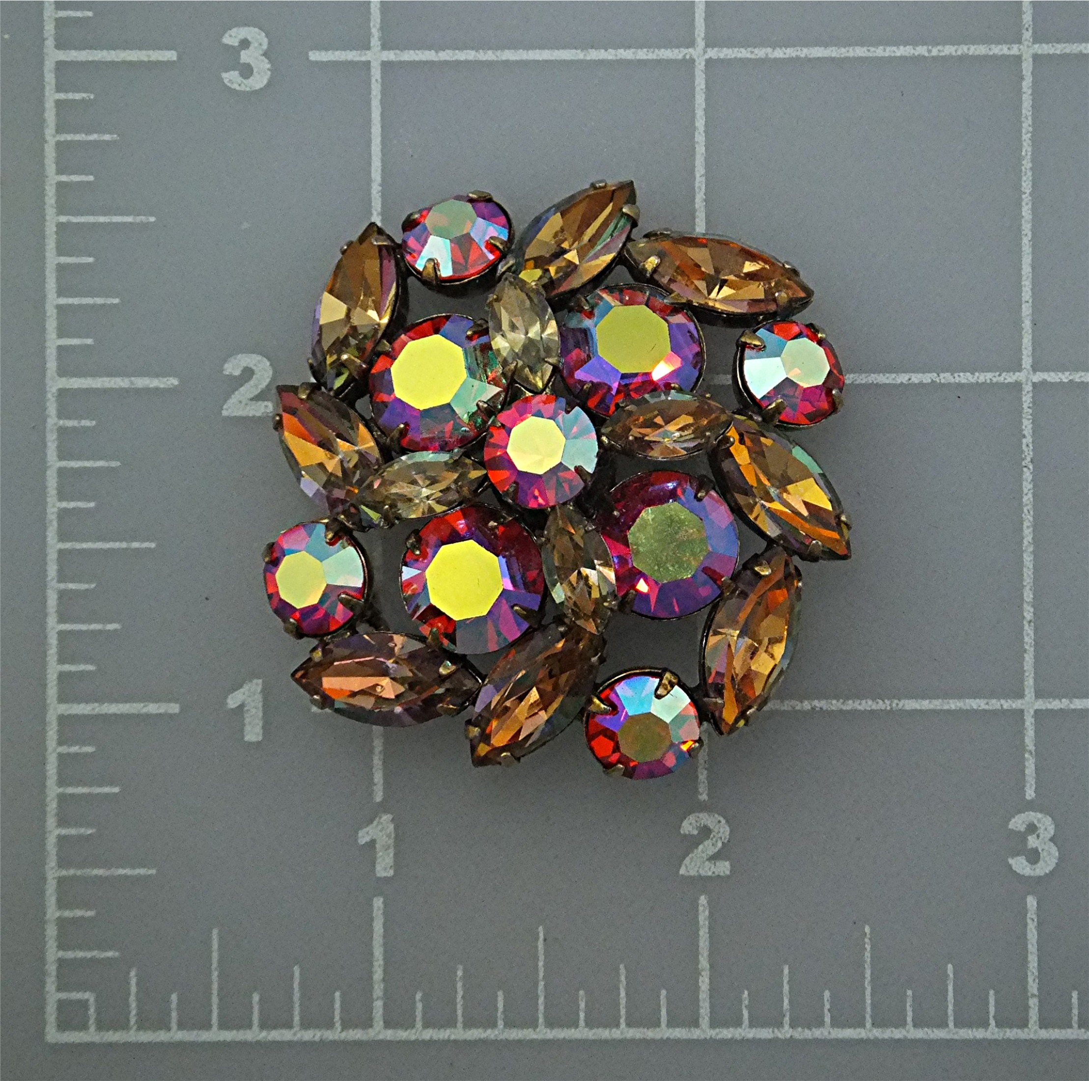 Brooch Cranbery Gold Borealis REGENCY