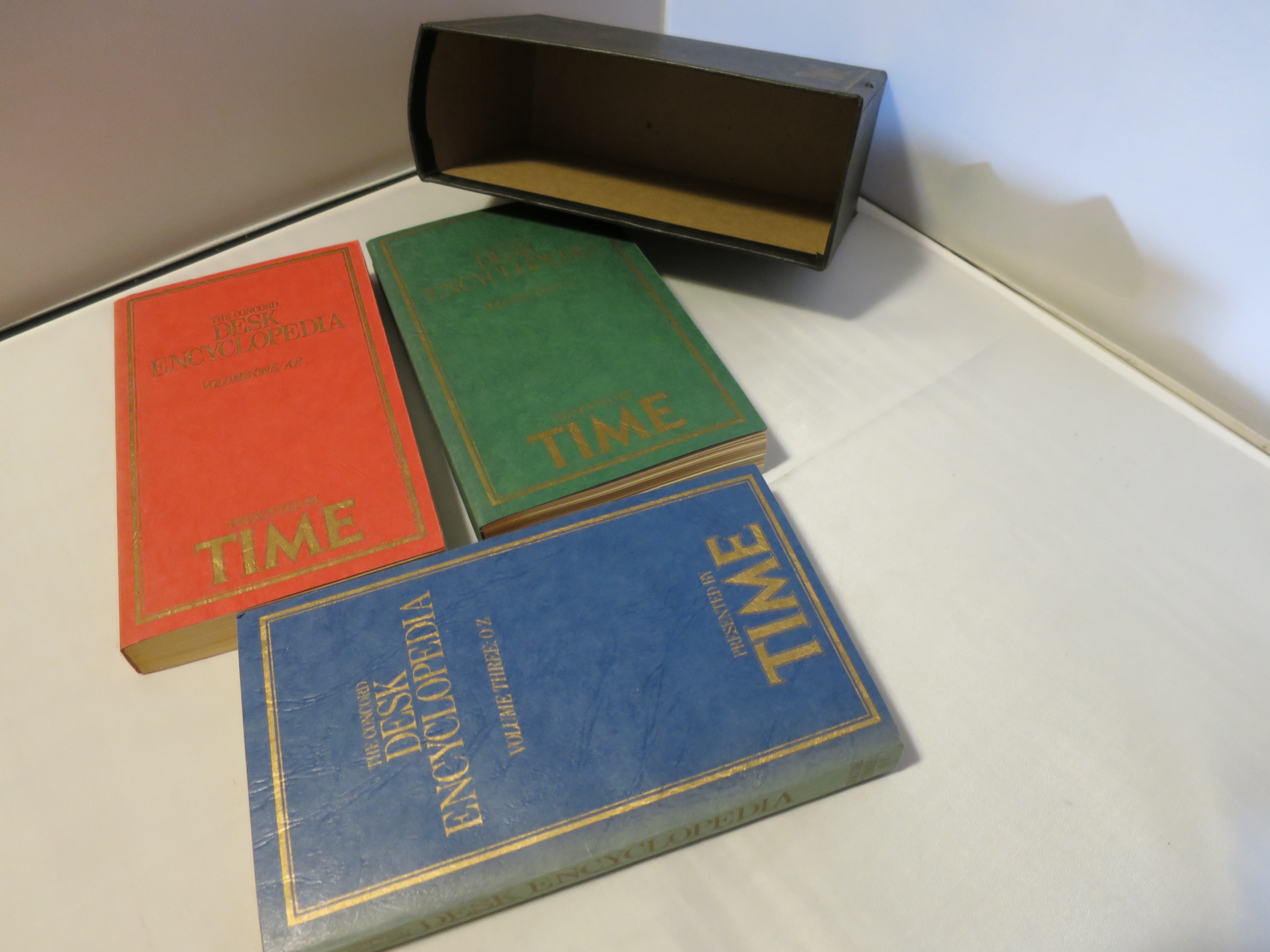 The Concord Desk Encyclopedia Presented by Time 1982