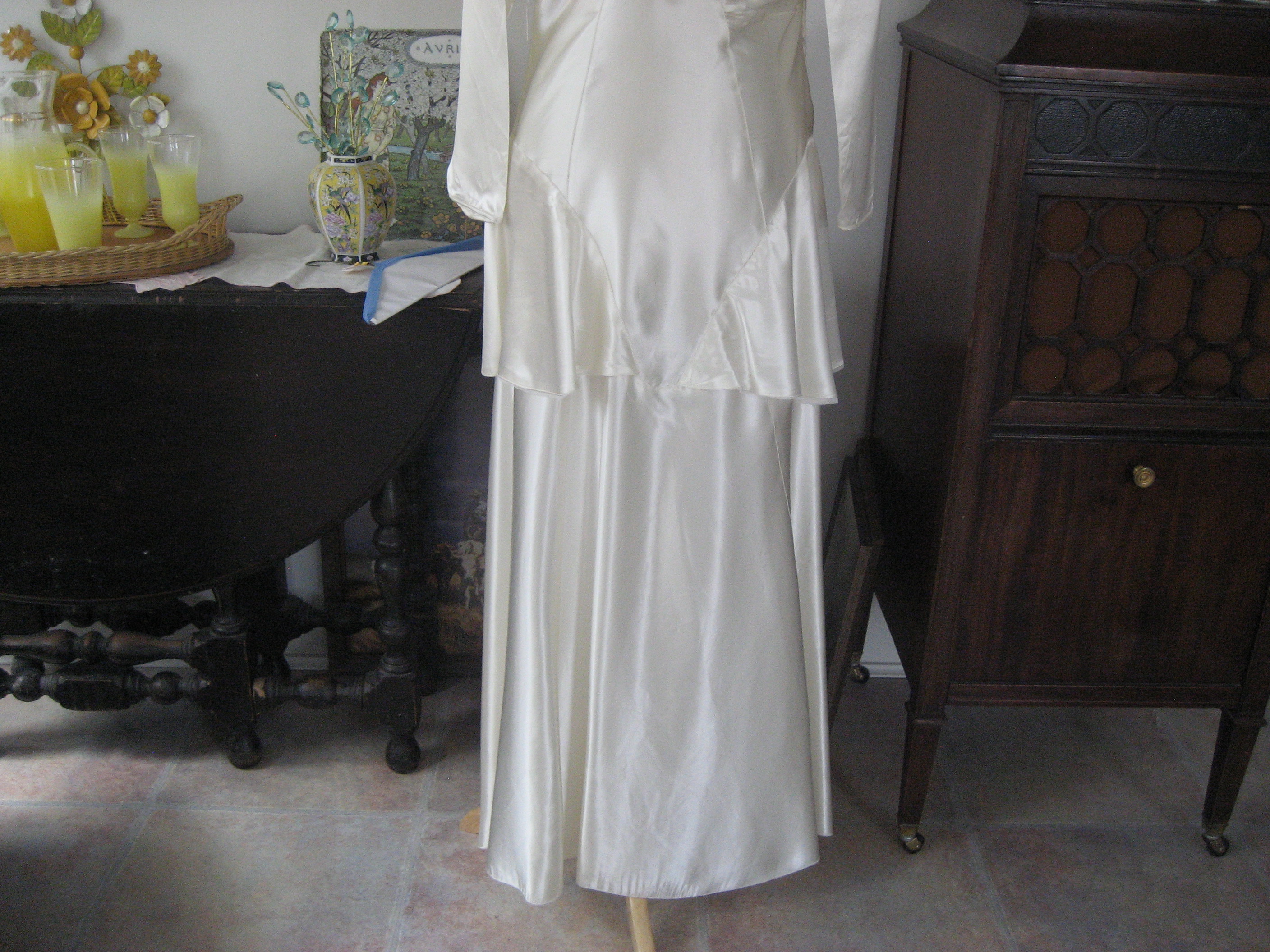 1920 Satin Wedding Dress