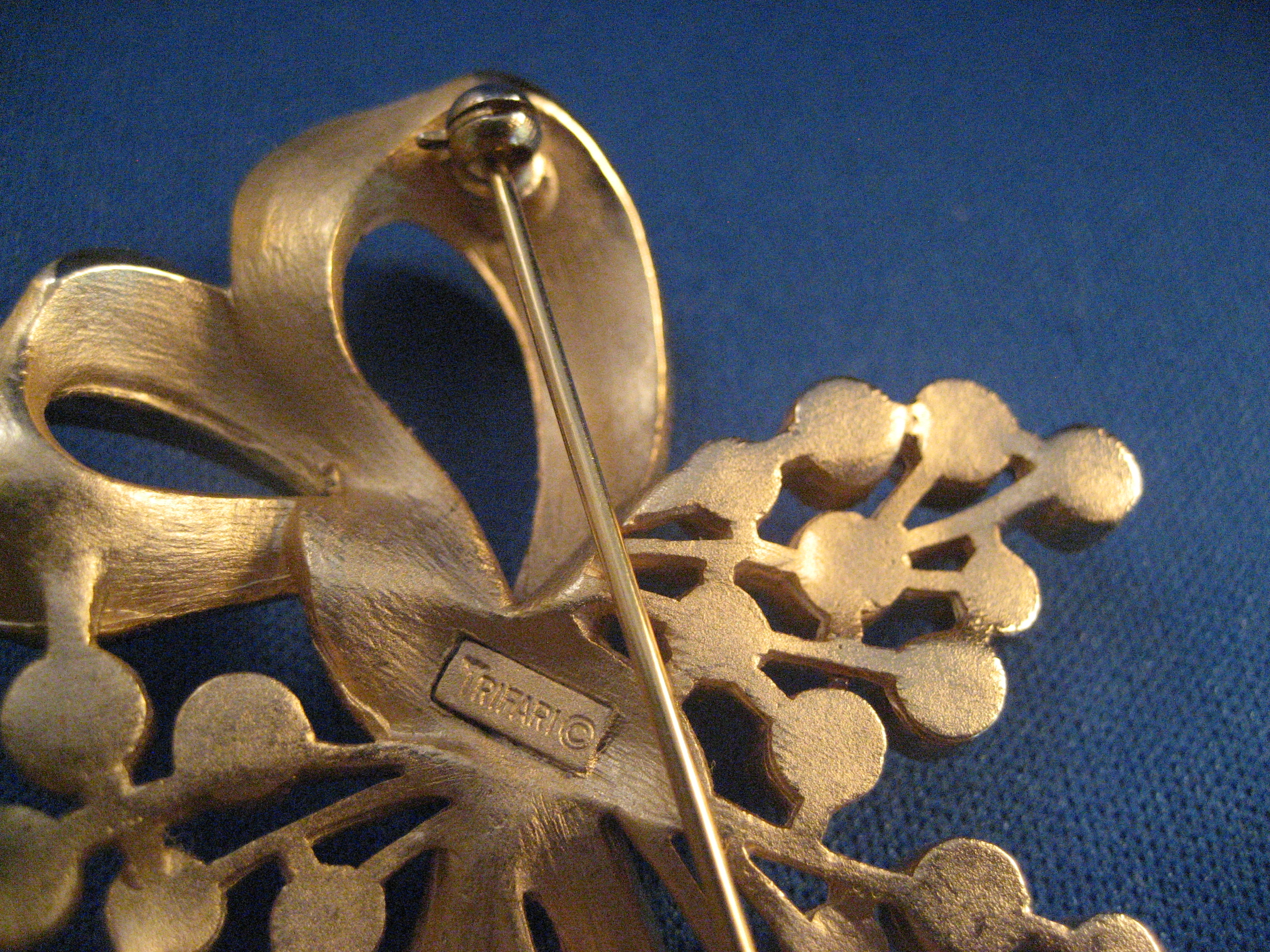 Ribbon Design Trifari Brooch