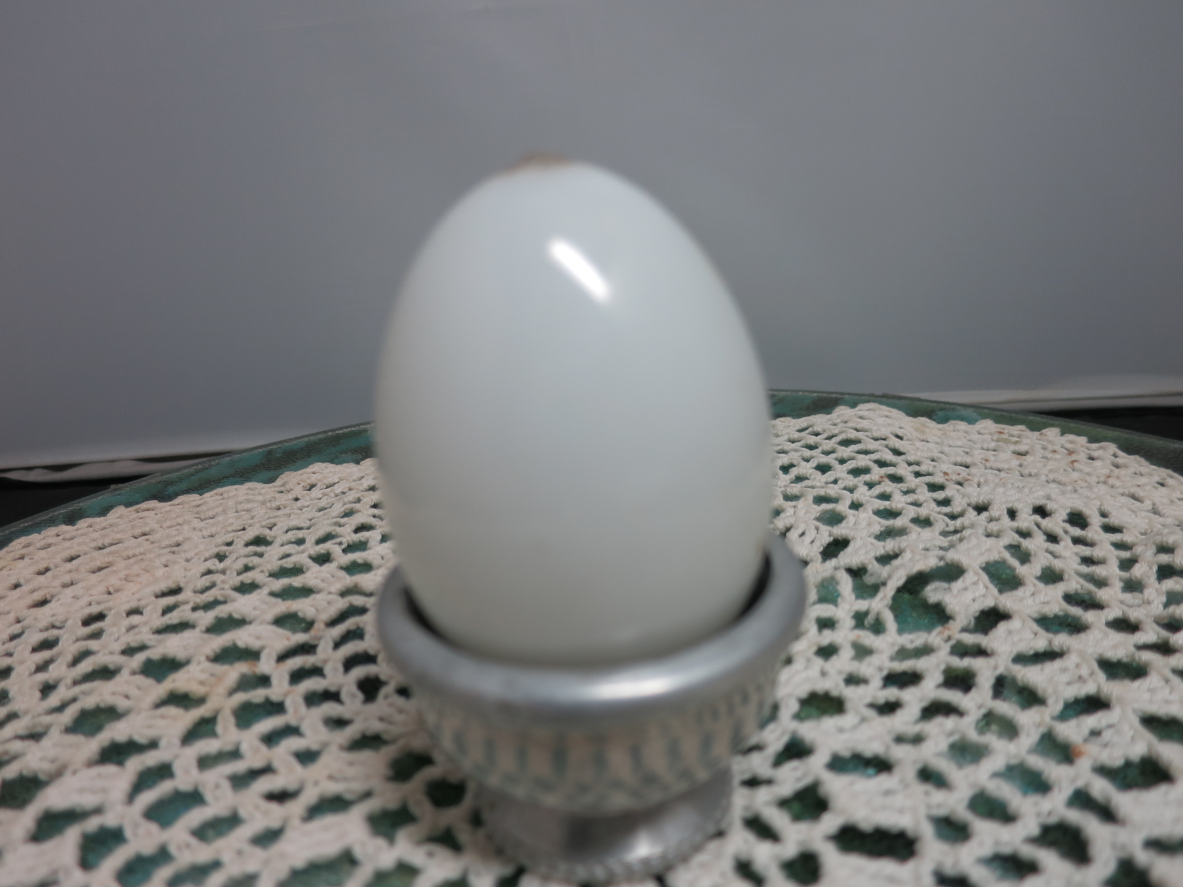 Victorian Blown Glass Egg 2 3/4 inches Brooding Egg