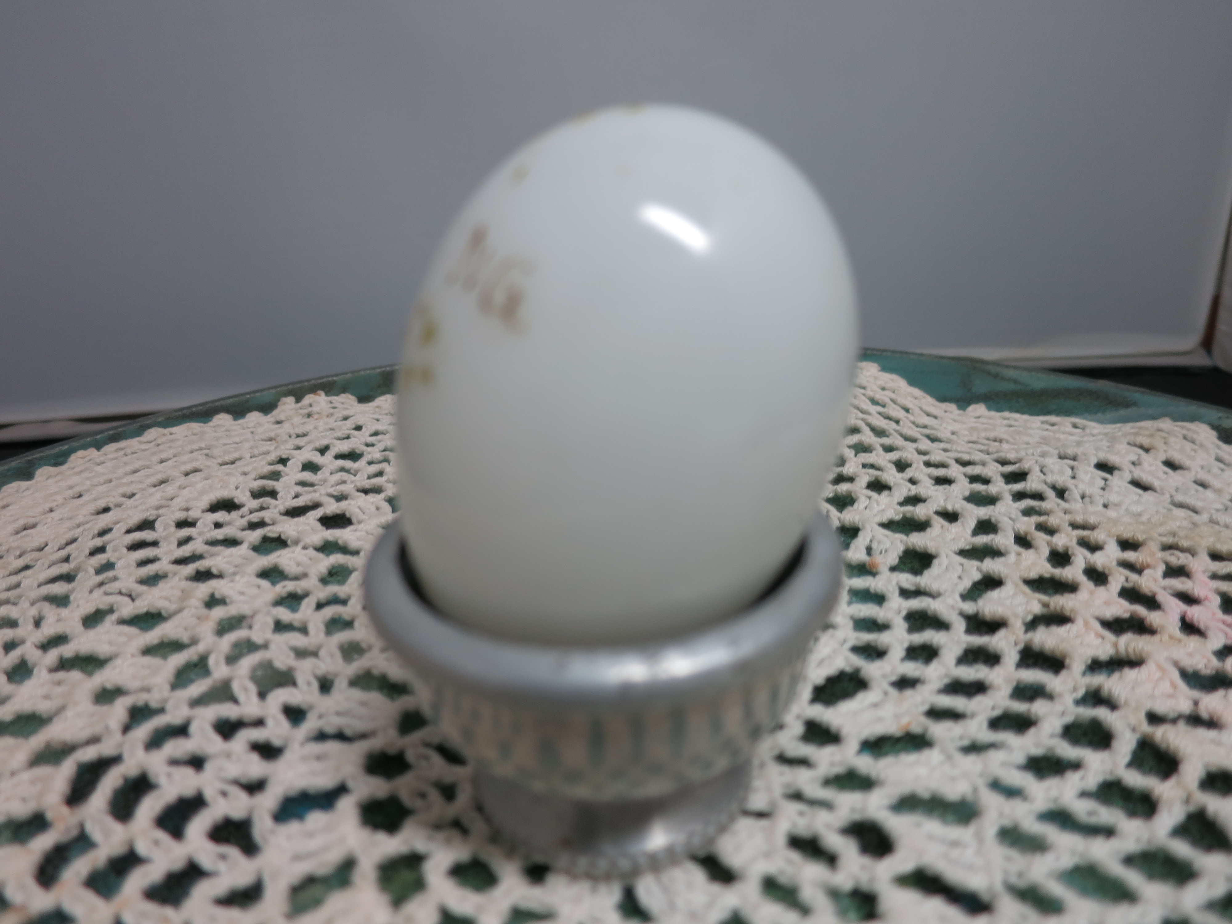 Victorian Blown Glass Egg 2 3/4 inches Brooding Egg