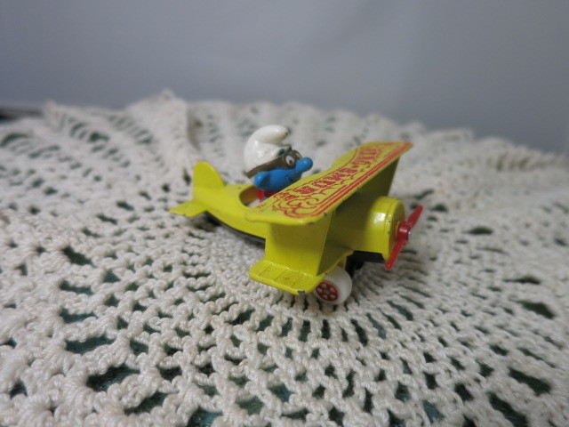 Ertl Aero Smurf Earth Yellow Metal Airplane Toy 1982