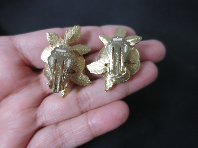 Sarah Coventry American Beauty Rose Blossom Brooch Clip Earrings