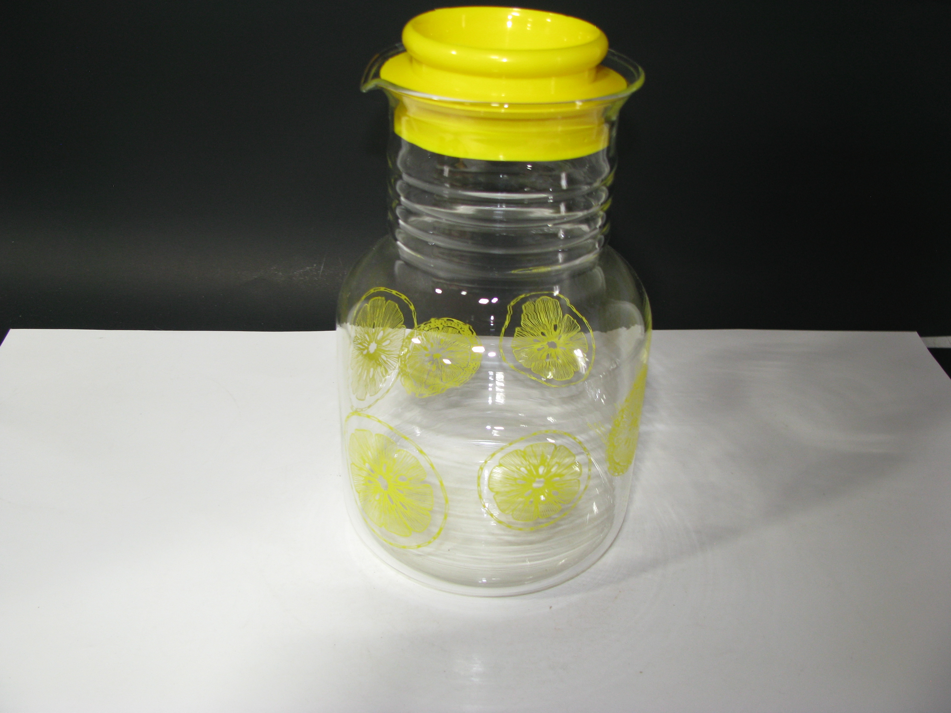 Vintage Pyrex Lemon Carafe 1.5qt Juice Pitcher