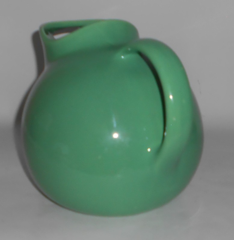 VINTAGE Franciscan Pottery El Patio Gloss Apple Green #99 Ice Lip Ball Pitcher