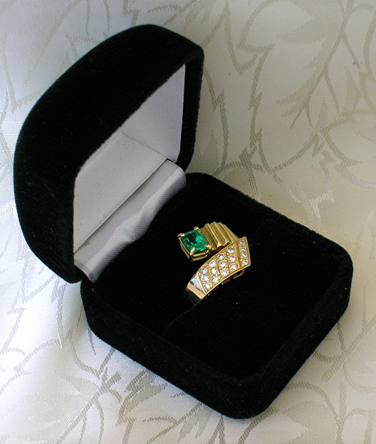 Ring 14K Yellow Gold 1 ct Emerald and Diamond