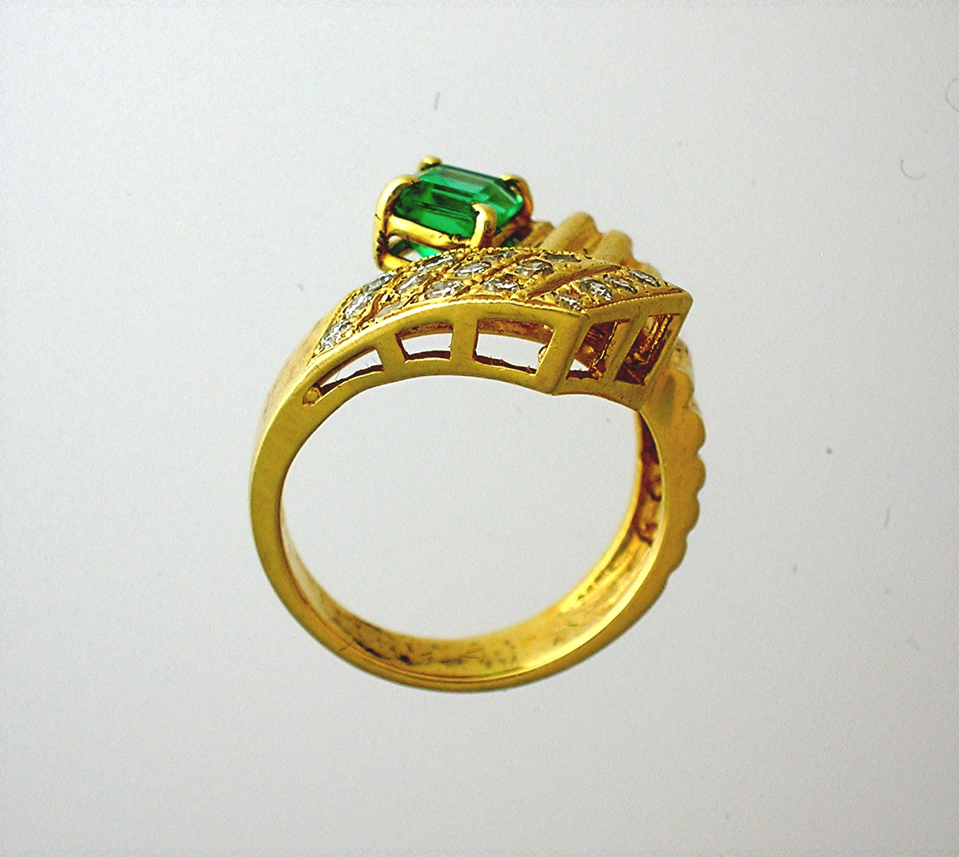 Ring 14K Yellow Gold 1 ct Emerald and Diamond