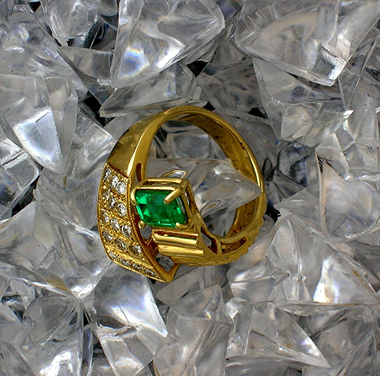 Ring 14K Yellow Gold 1 ct Emerald and Diamond