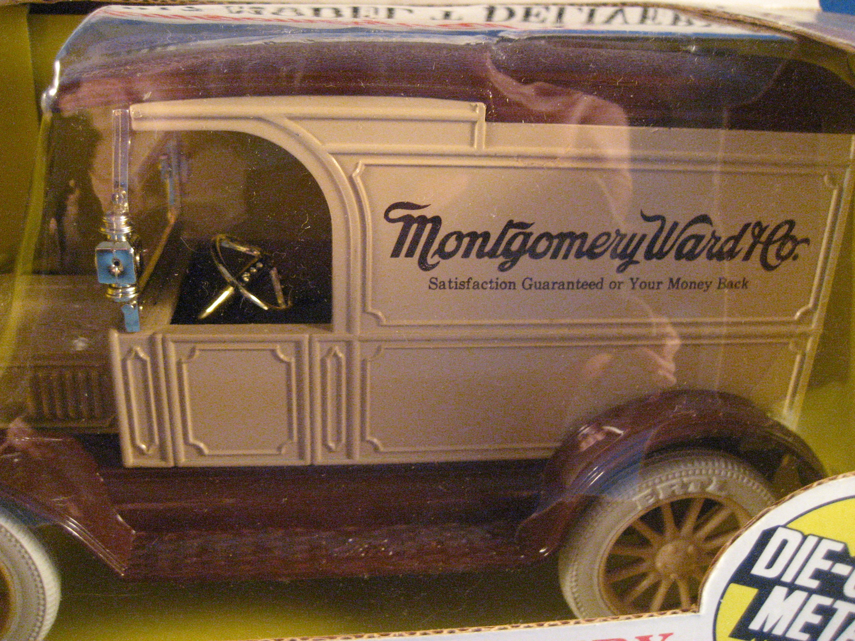 Ertl Montgomery Ward Co 1917 Model T Bank