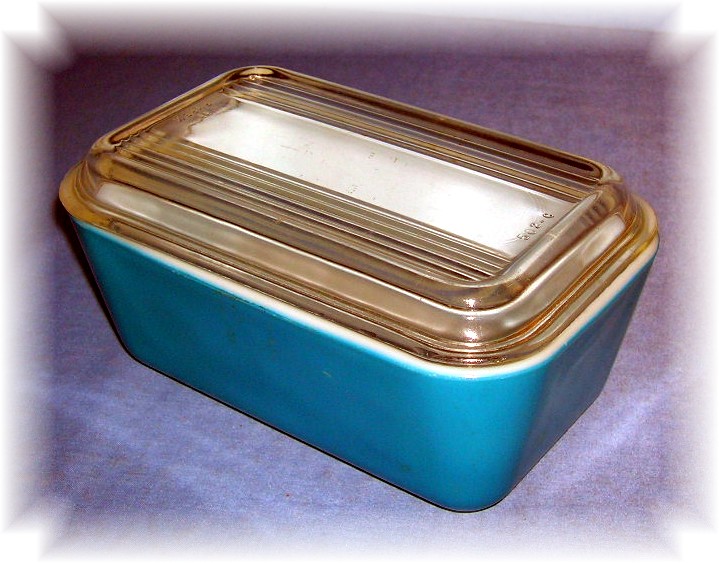 PYREX REFRIGERATOR GLASS DISH W/ LID 60s