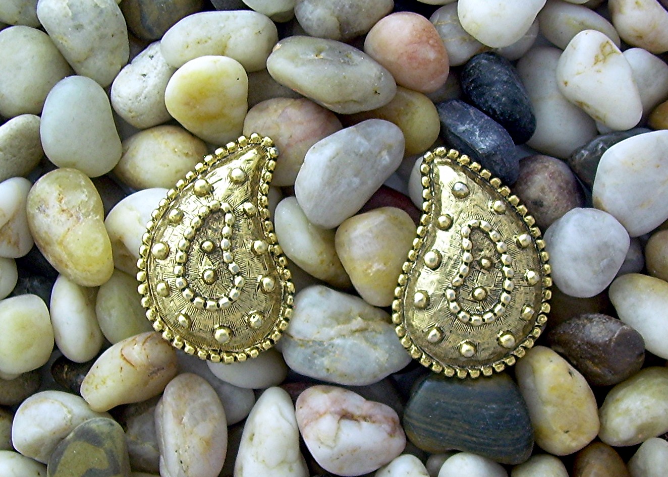 Pear Shaped Goldtone Clip Earrings