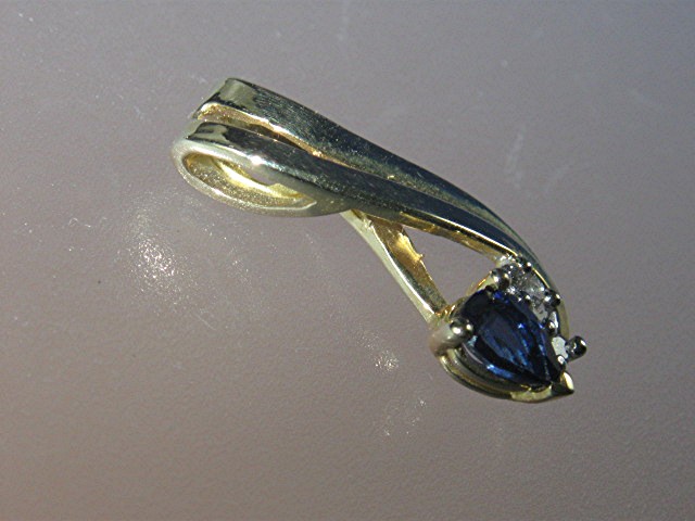 Pendant Sapphire Diamond 14K Gold